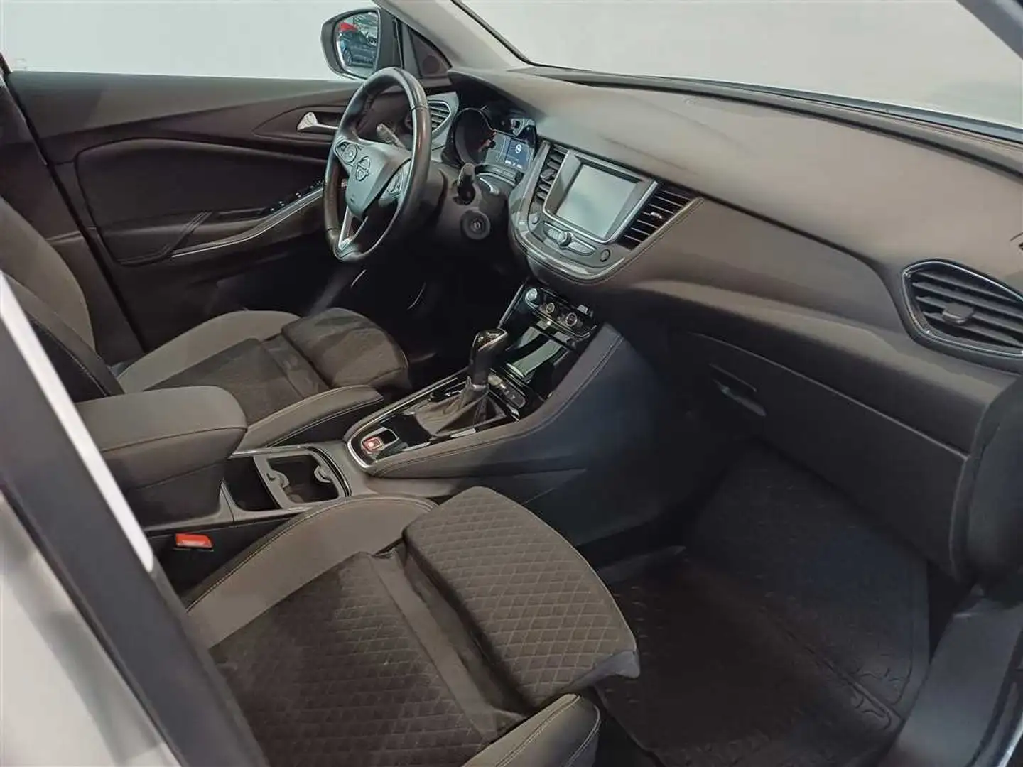 Opel Grandland X 2.0 D 120 Jahre Automatik LED+AHK Weiß - 2