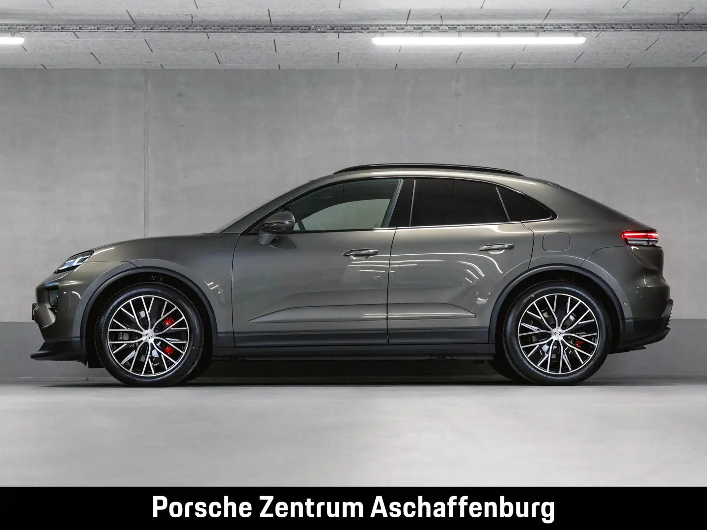 Porsche Macan 4S Electric Panoramadach AHK Grün - 2