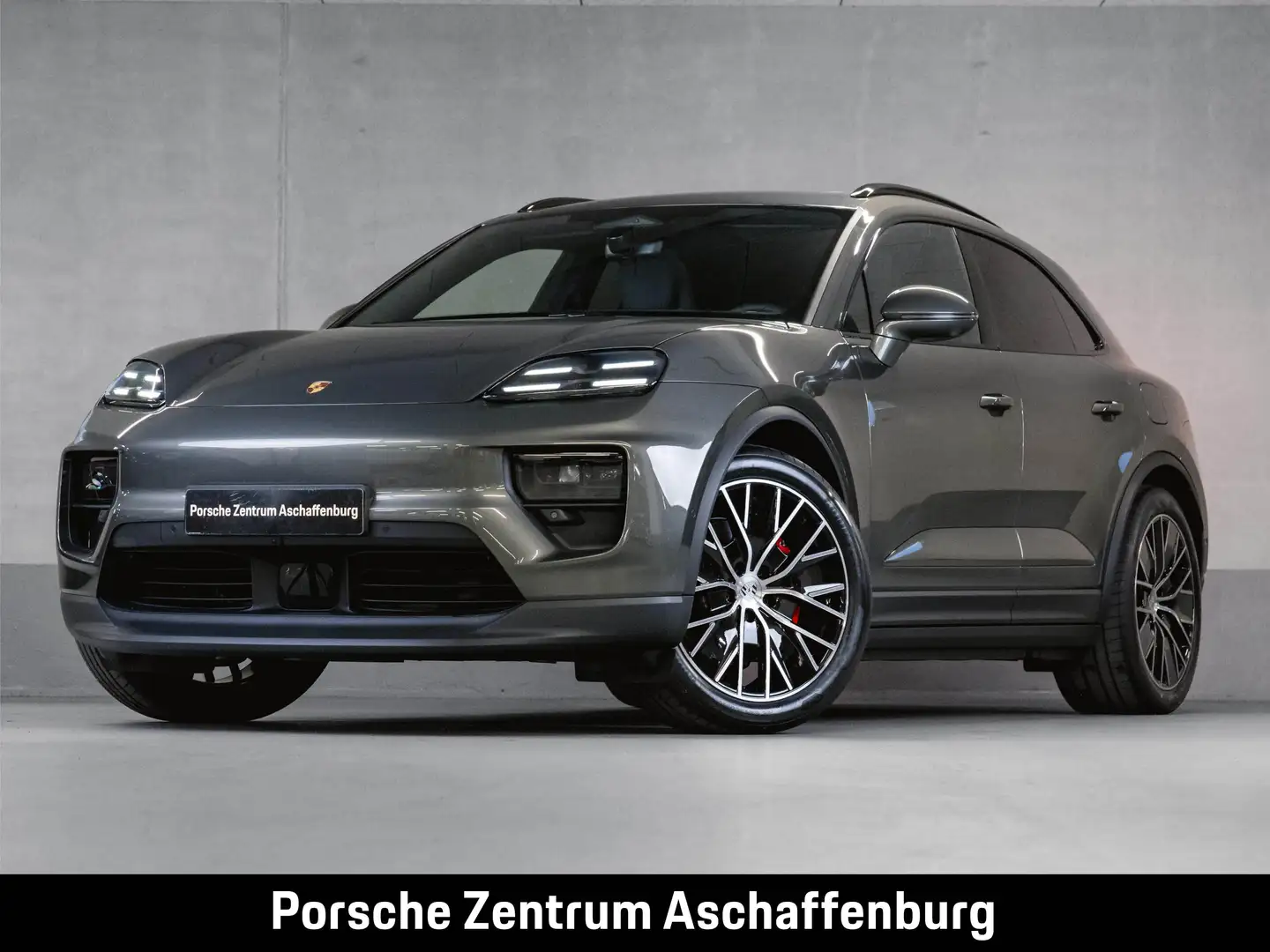 Porsche Macan 4S Electric Panoramadach AHK Grün - 1