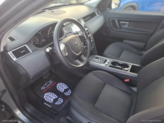 Land Rover Discovery Sport view 14