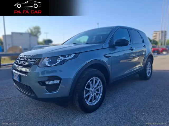 Land Rover Discovery Sport view 12