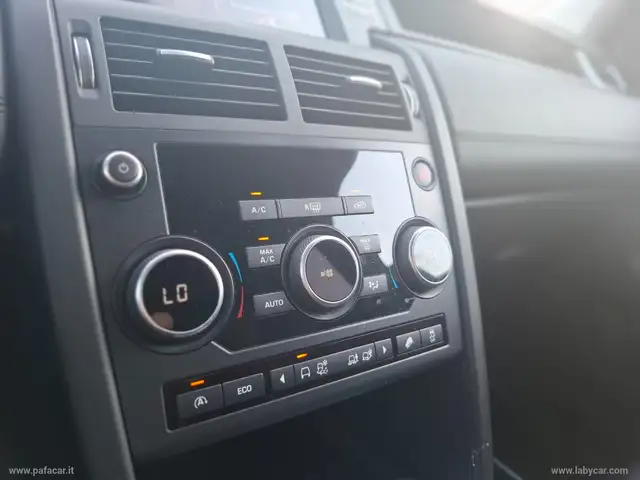 Land Rover Discovery Sport view 15