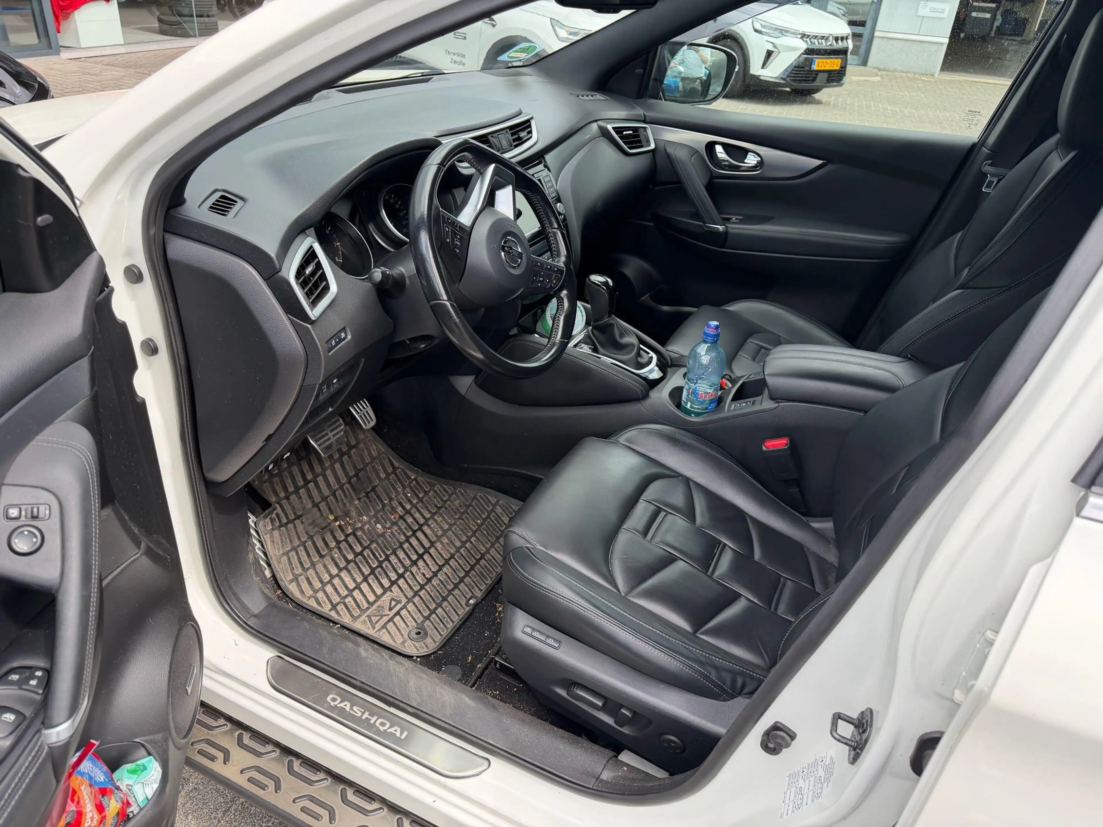 Nissan Qashqai 1.3 DIG-T Tekna + | AUTOMAAT | Trekhaak | Panorama — photo 6
