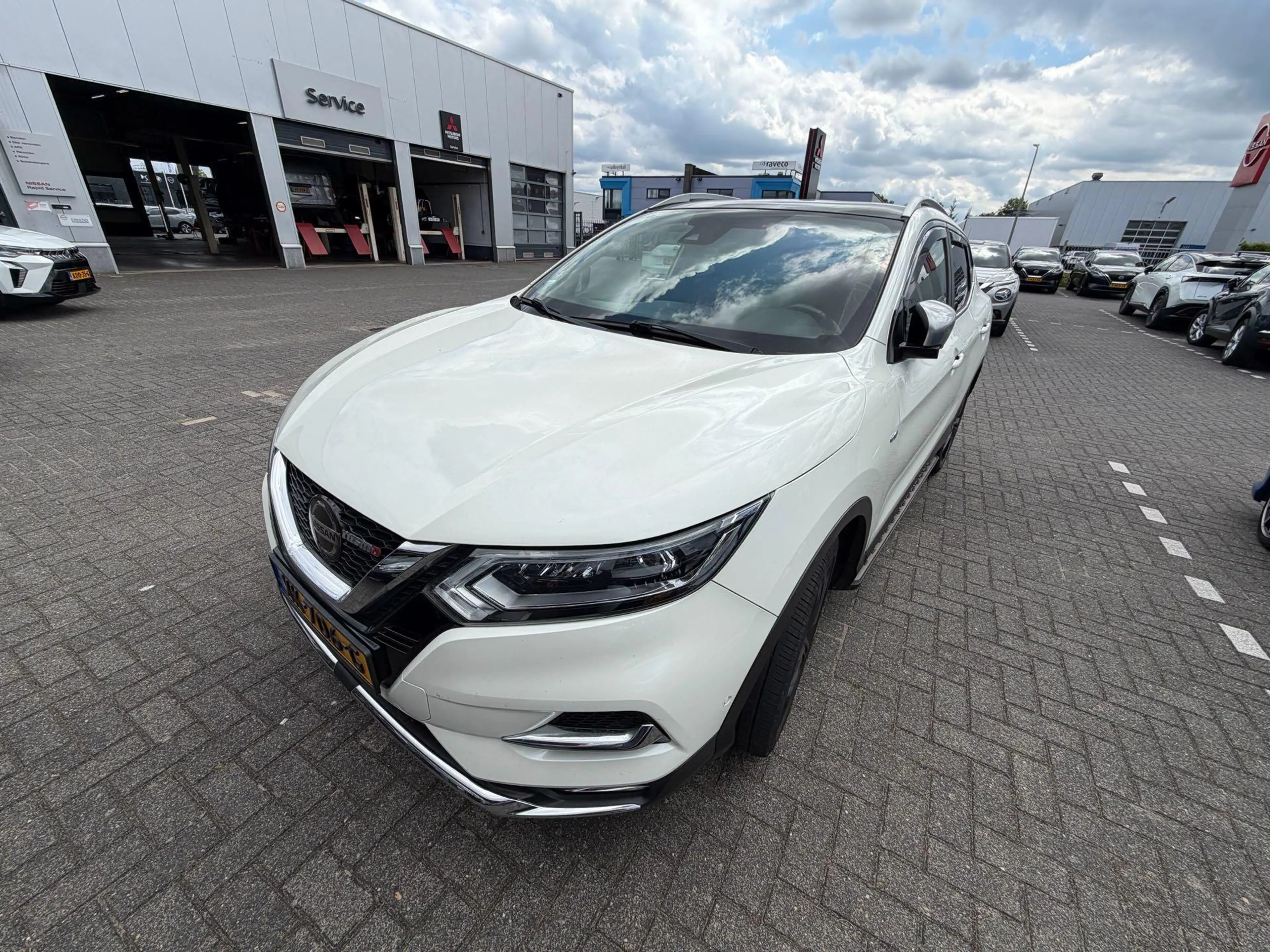 Nissan Qashqai 1.3 DIG-T Tekna + | AUTOMAAT | Trekhaak | Panorama — photo 3
