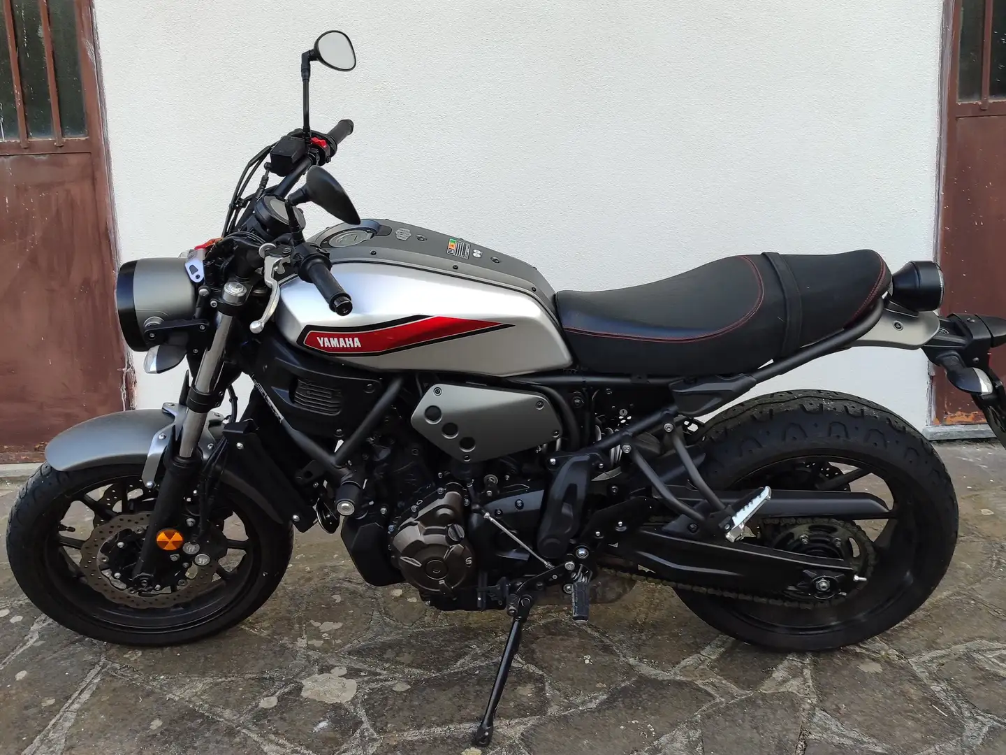 Yamaha XSR 700 ABS Gümüş rengi - 1