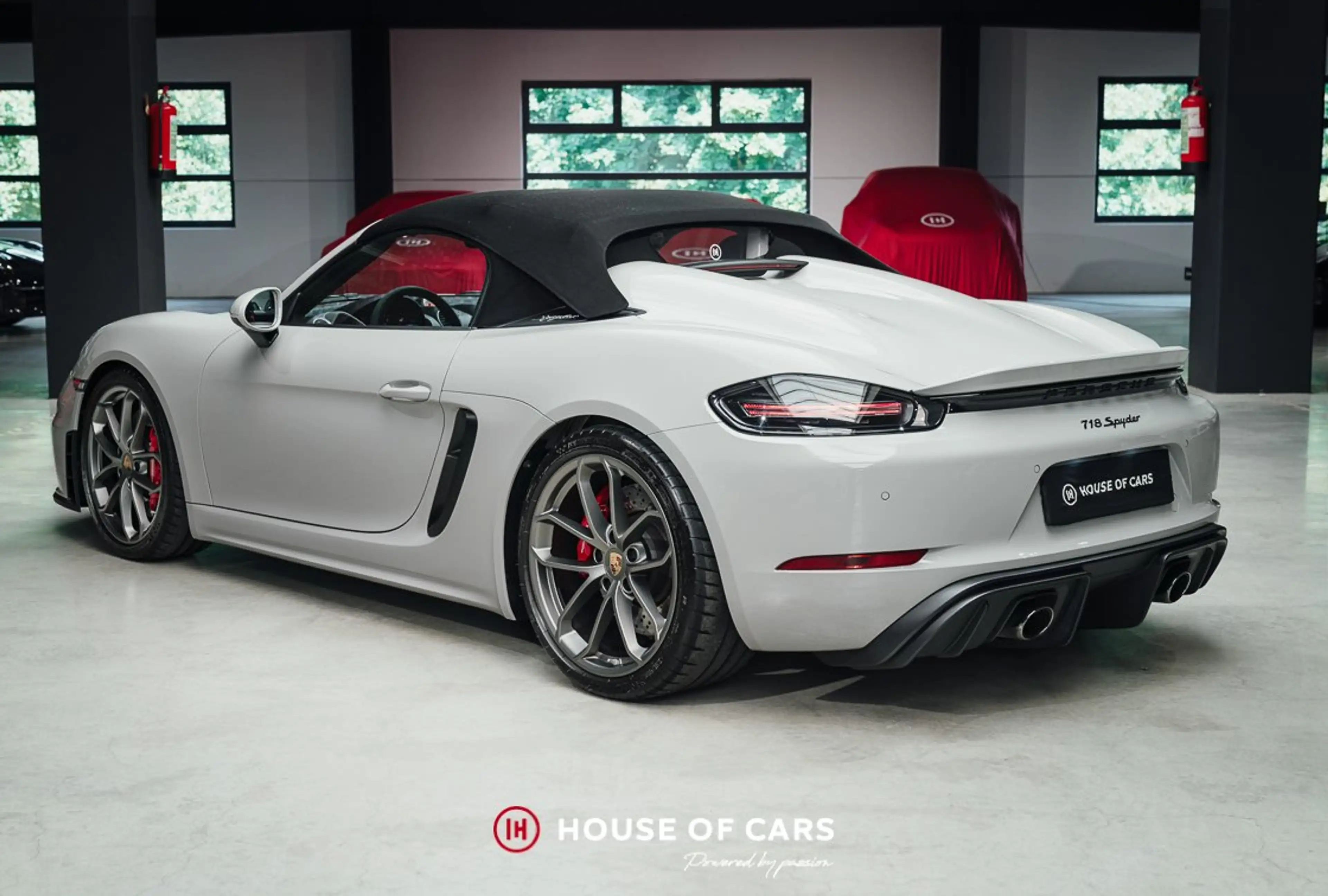 Porsche 718 Spyder PDK - Lots of X options - Chalk Grey — photo 9