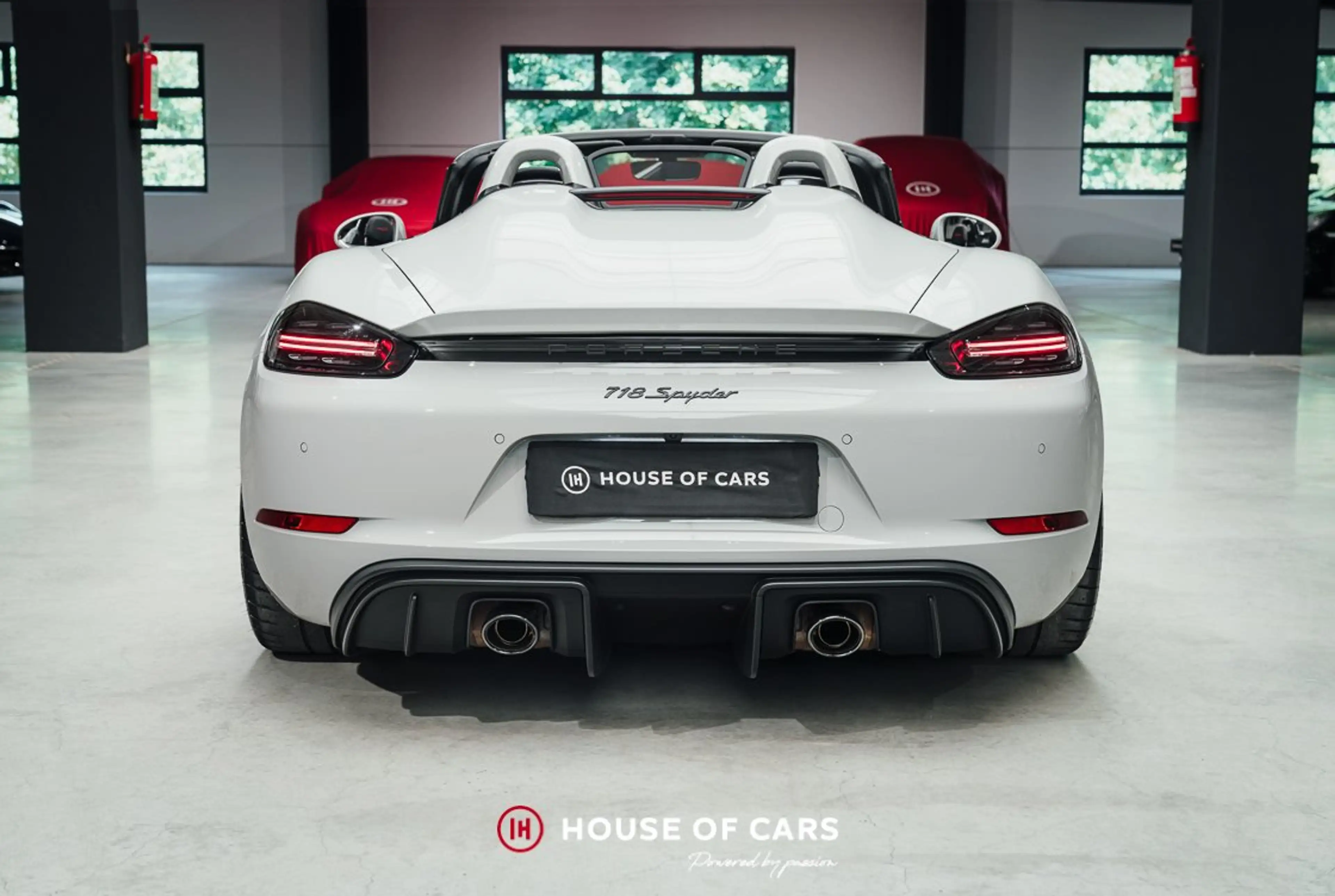 Porsche 718 Spyder PDK - Lots of X options - Chalk Grey — photo 8