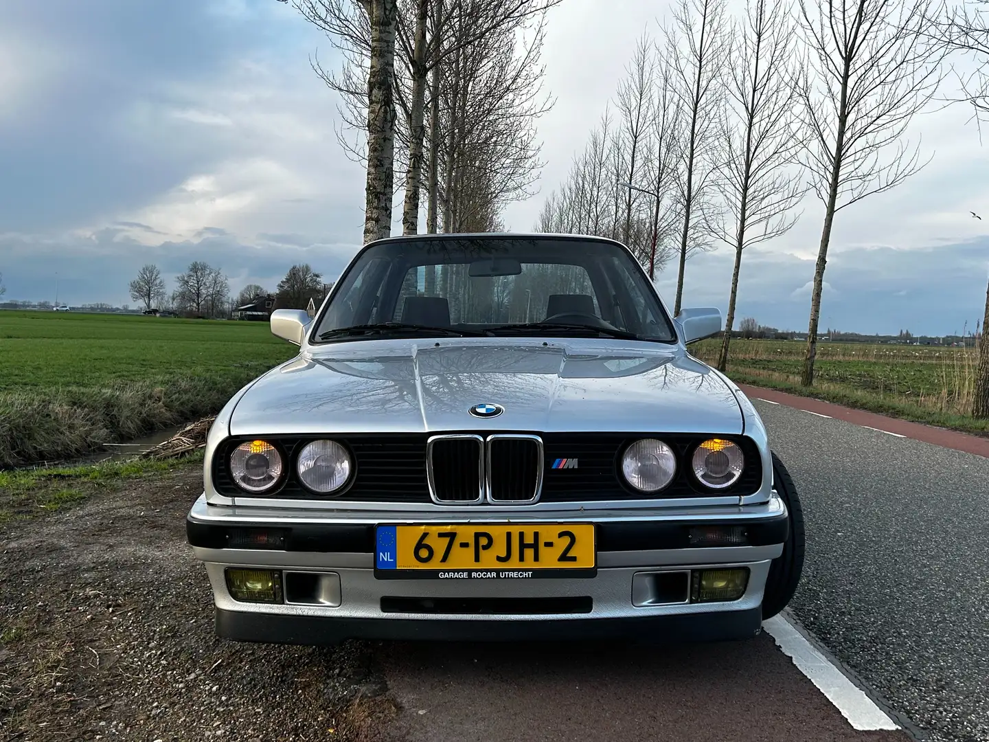 BMW 318 e30 318is Silber - 2