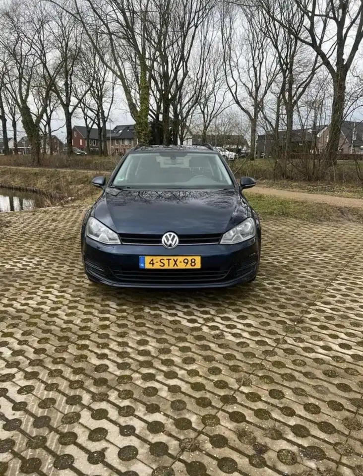 Volkswagen Golf 1.2 TSI Comfortline — photo 1 of 6