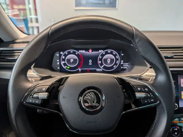 Skoda Superb view 13