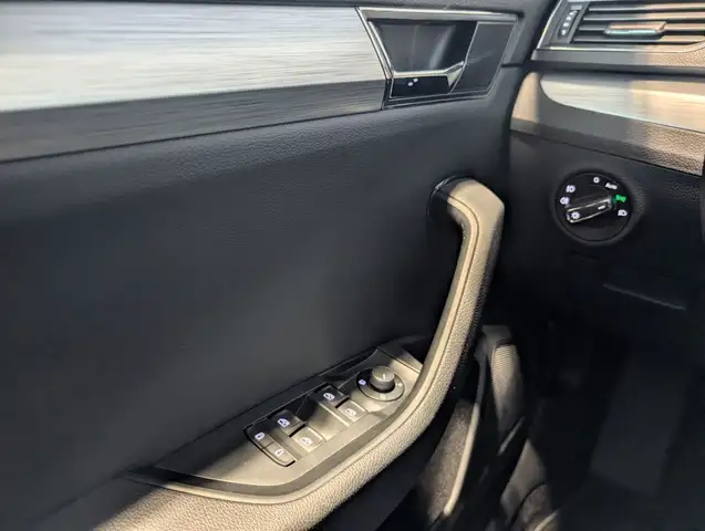 Skoda Superb view 12