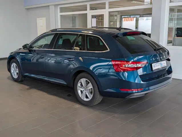 Skoda Superb view 9