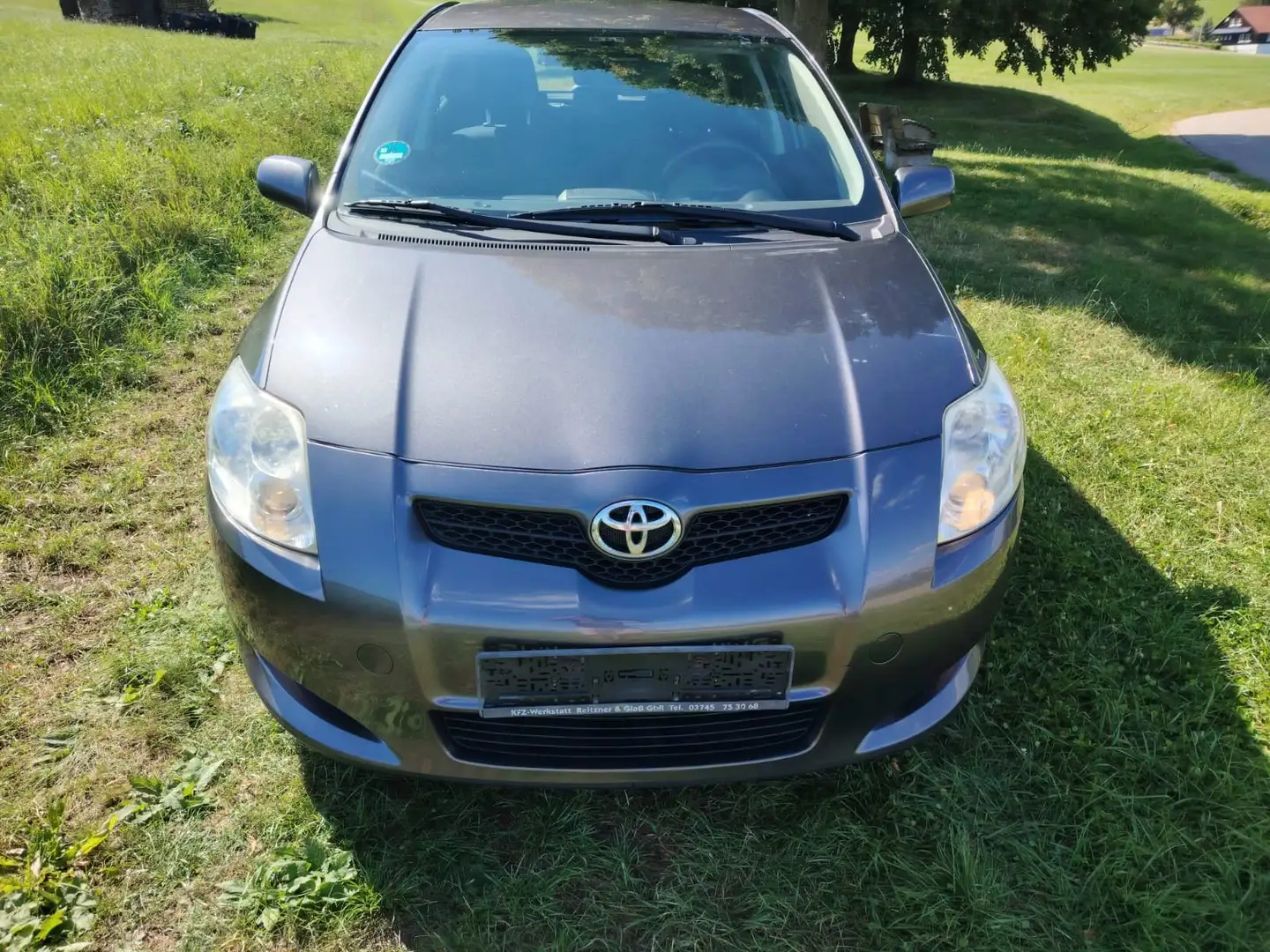 Toyota Auris Auris 2.0 D-4D Team Grau - 2