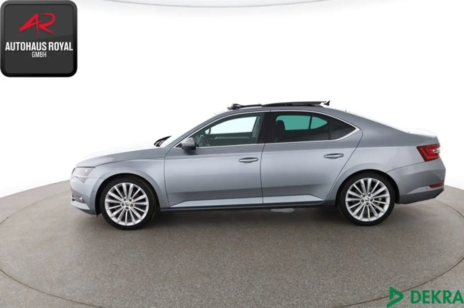 Skoda Superb 2.0 TDI 4x4 STANDHEIZ,KEYLESS,ACC,PANO,SH Серый - 2