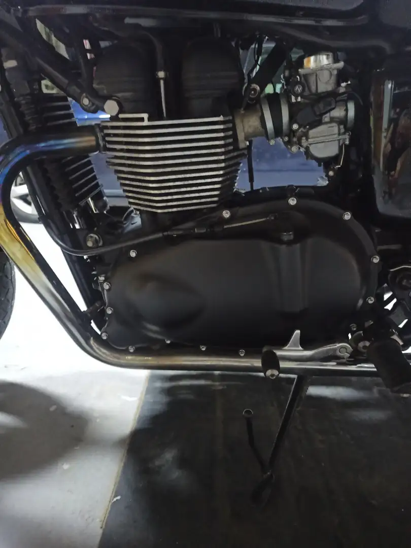 Triumph Bonneville SE Чорний - 2