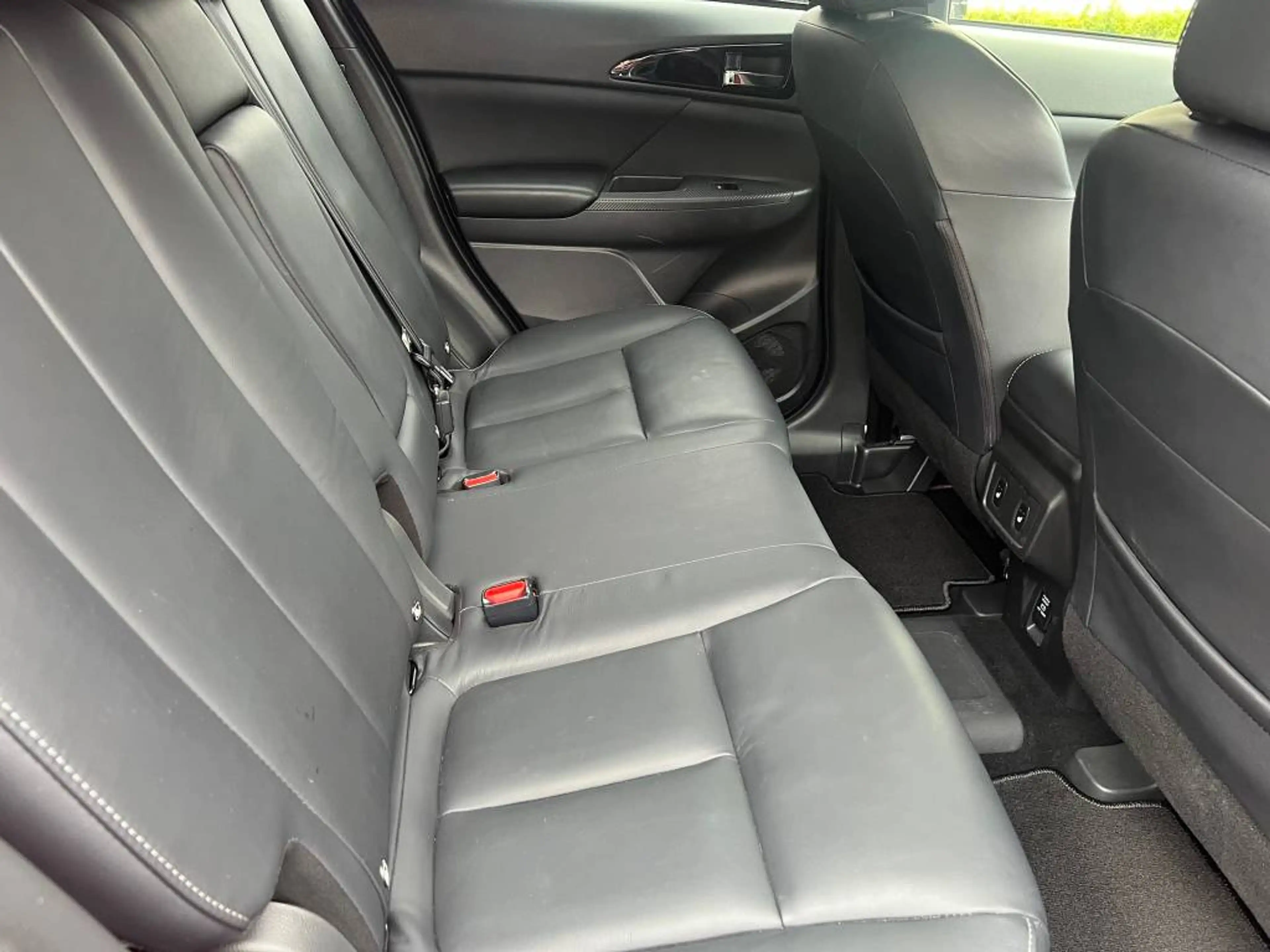 Mitsubishi Eclipse Cross Plug-in Hybrid TOP 2.4 MIVEC 4WD,Leder schwarz — photo 8