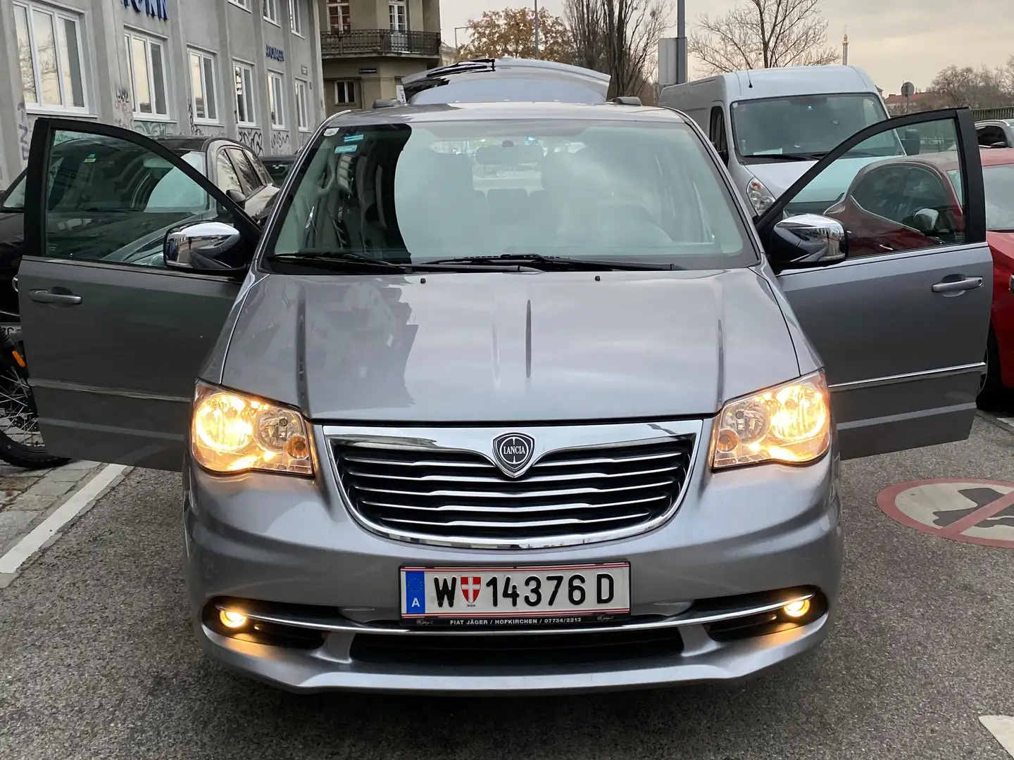 Lancia Voyager Voyager 2,8 CRD Gold Gold Silber - 1