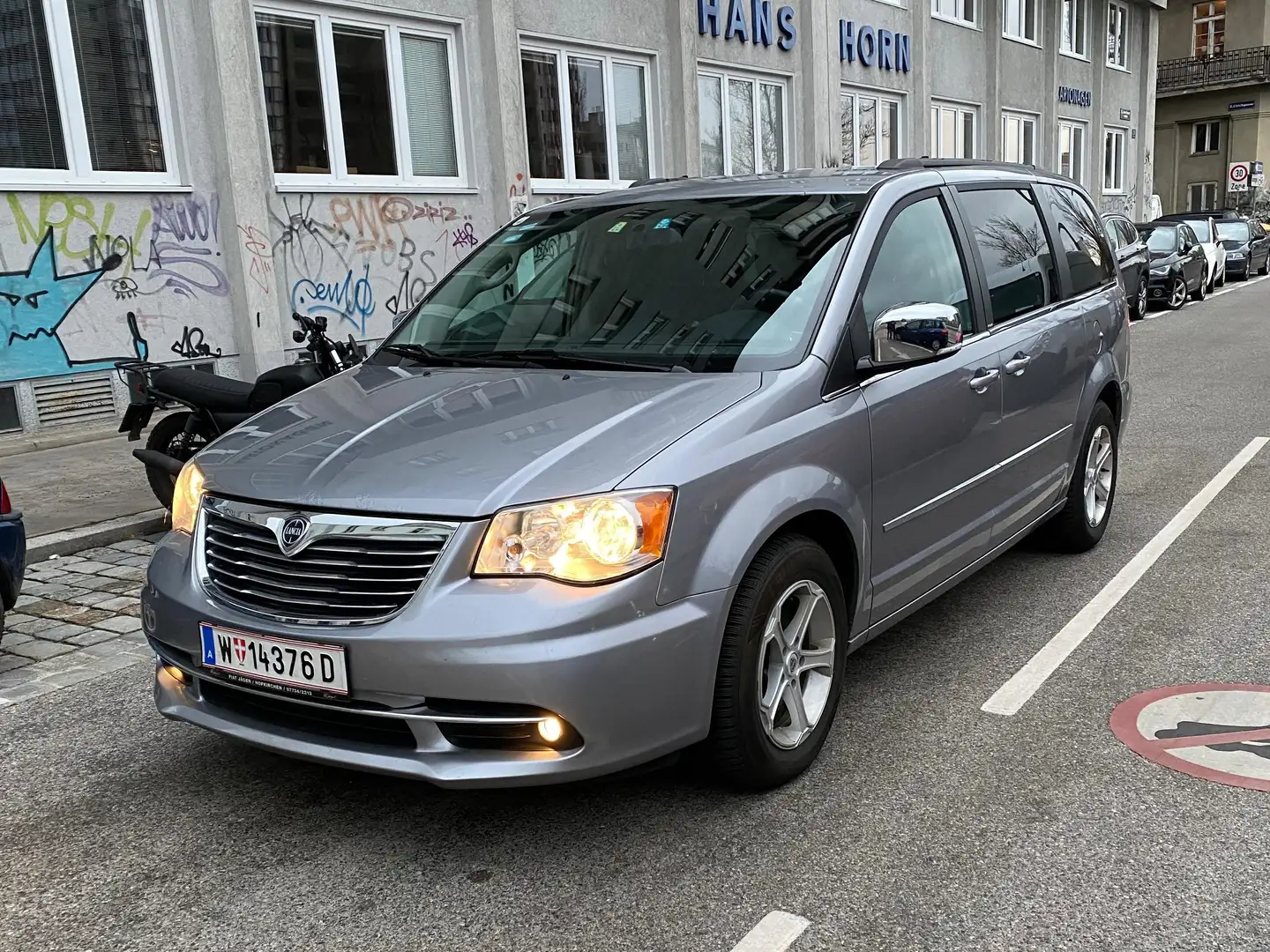 Lancia Voyager Voyager 2,8 CRD Gold Gold Silber - 2