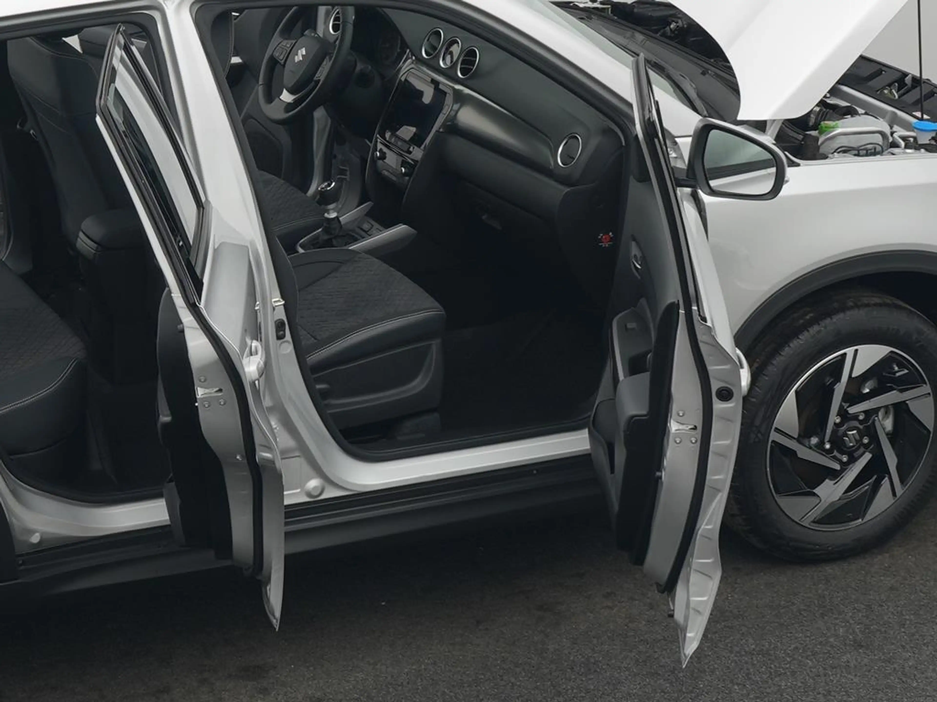 Suzuki Vitara 1.4 COMFORT+ HYBRID — photo 13