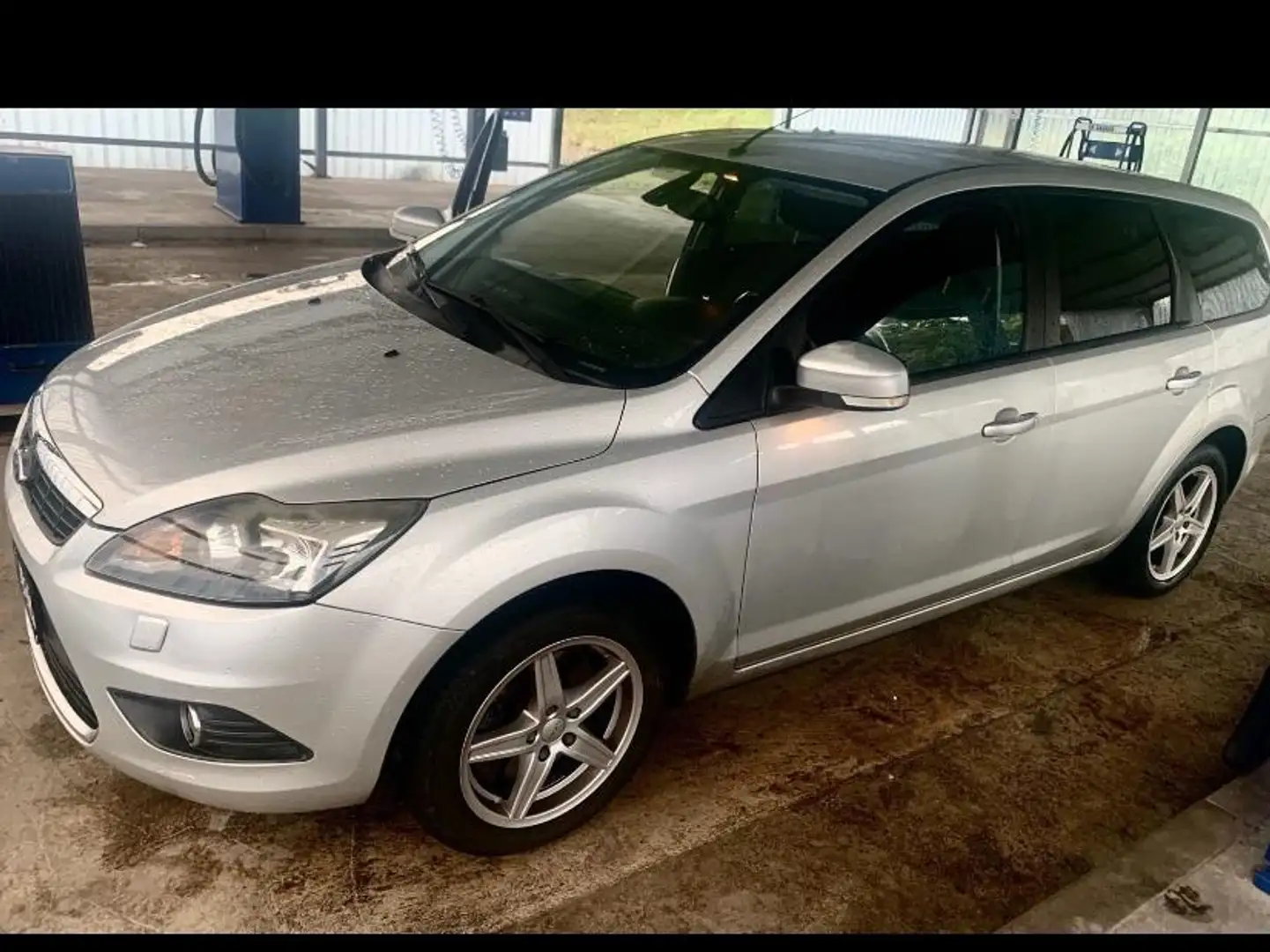 Ford Focus Focus Turnier 2.0 16V Automatik Silber - 1