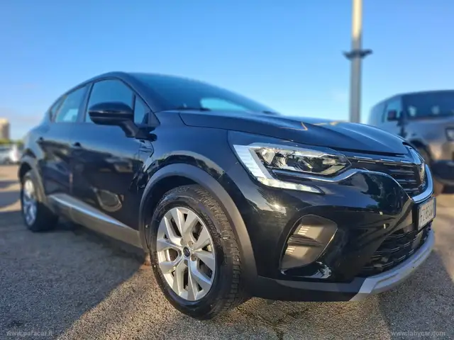 Renault Captur view 3