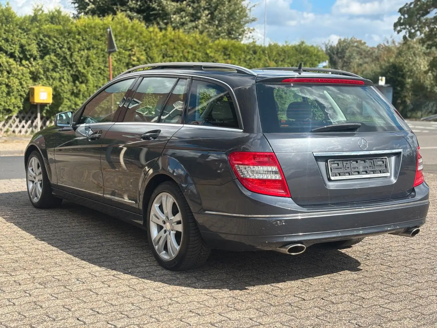 Mercedes-Benz C 300 T AVANTGARDE LEDER *TOP* Šedá - 2