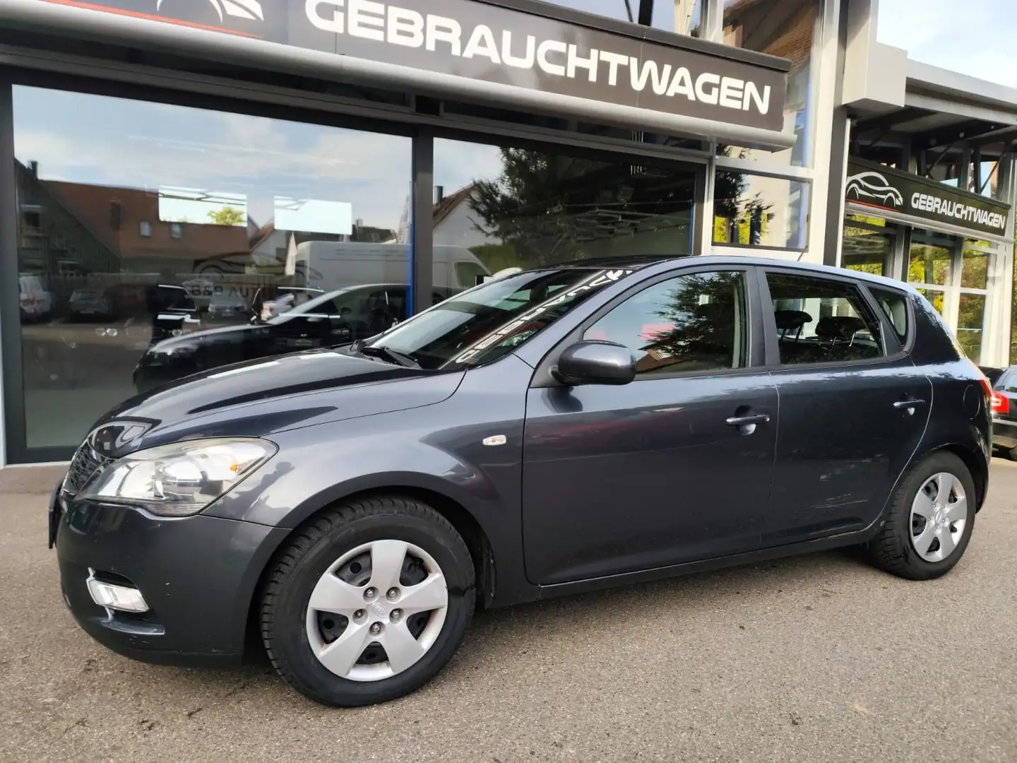 Kia cee'd / Ceed, TÜV und STEUERKETTE NEU, KLIMA Grau - 1