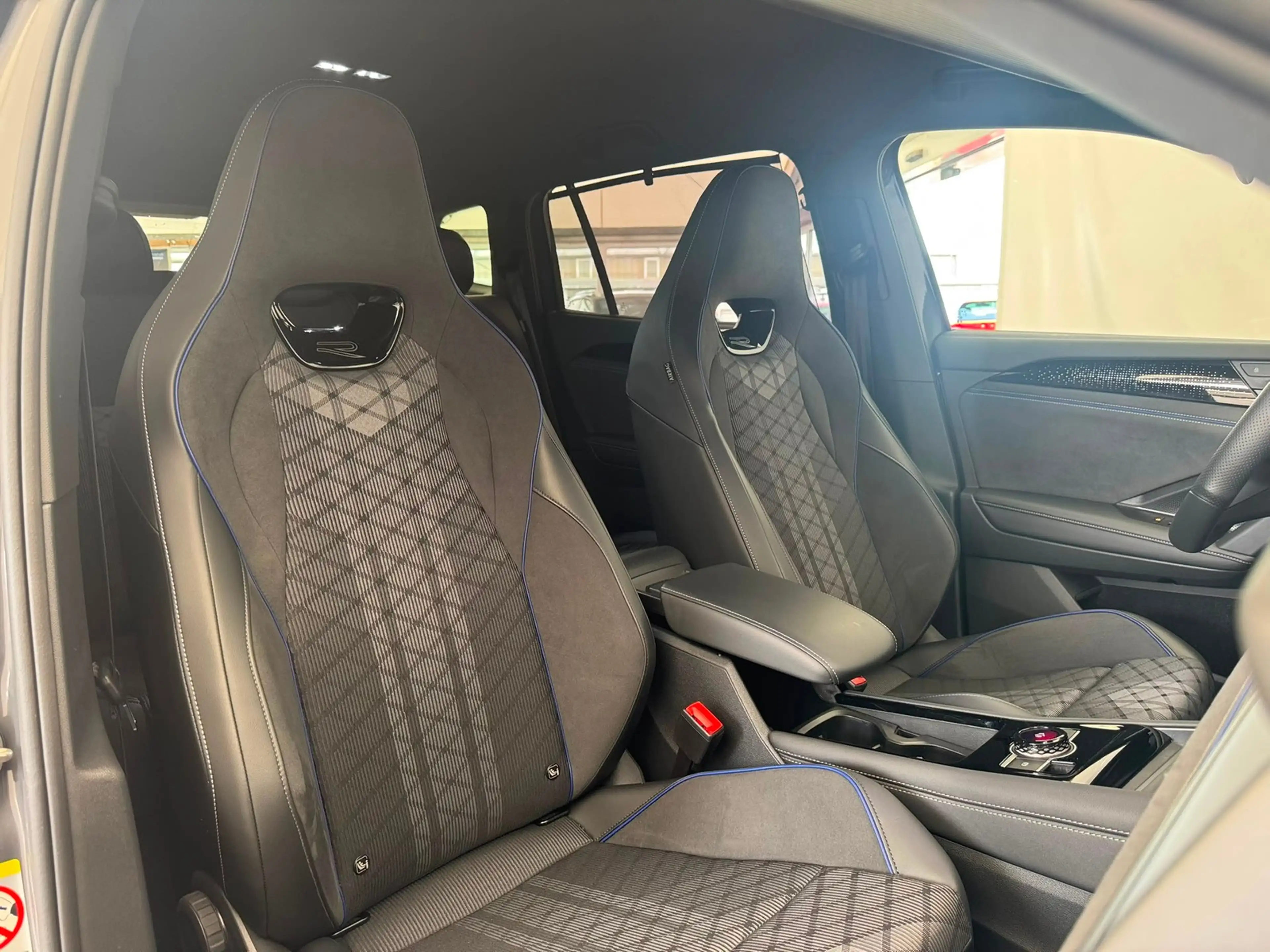 Volkswagen Tayron R-Line 2.0TDI DSG+AHK+H&K+KAMERA+NAVI+ACC — photo 14
