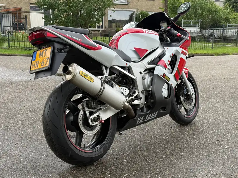 Yamaha YZF-R6 - foto 8