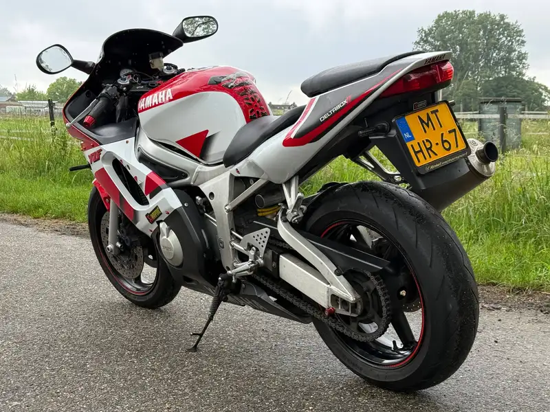 Yamaha YZF-R6 - foto 3