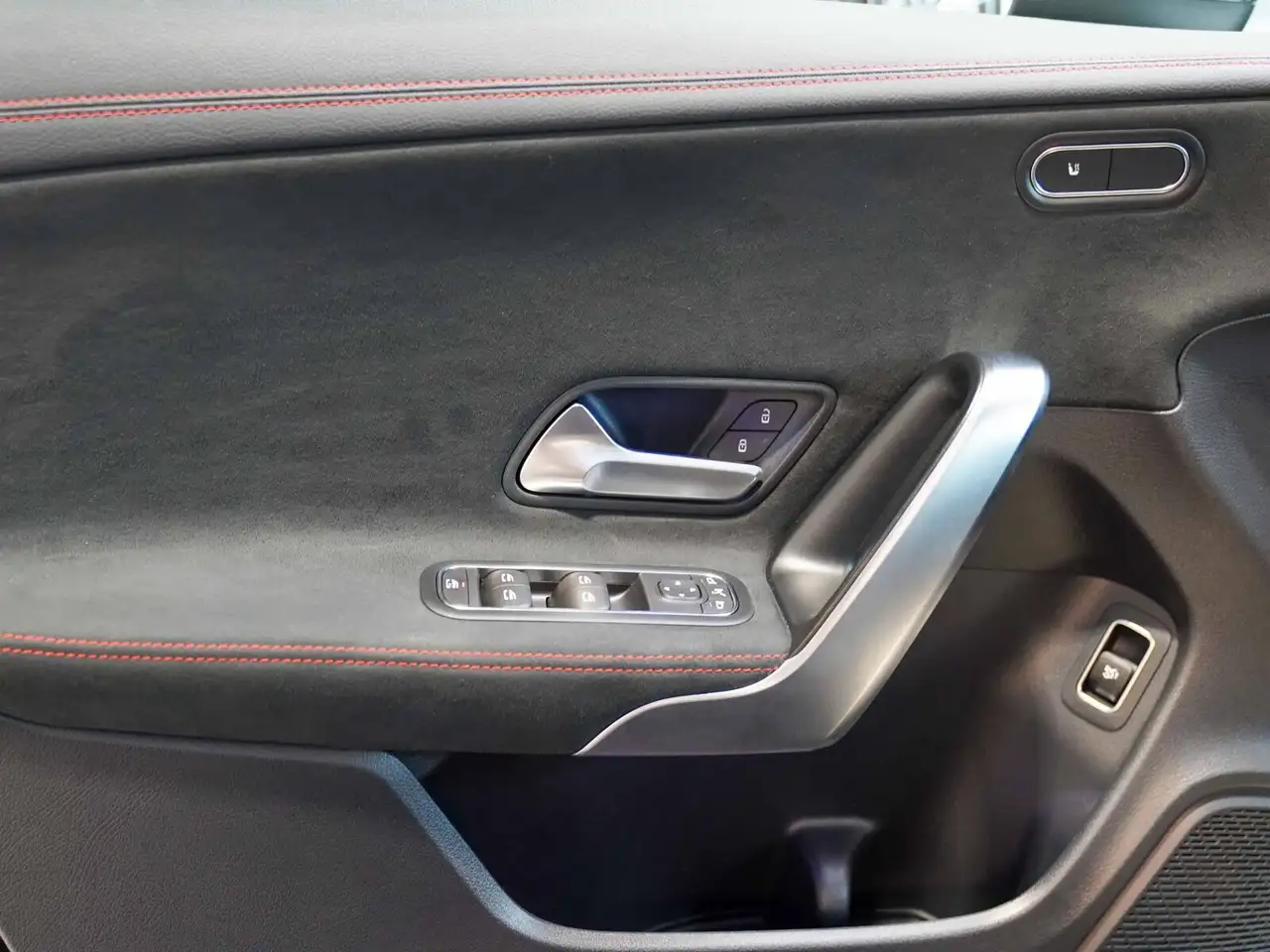 Mercedes-Benz CLA 200 d AMG Line Kamera Keyless Lenkradheizung, миниатюра 13