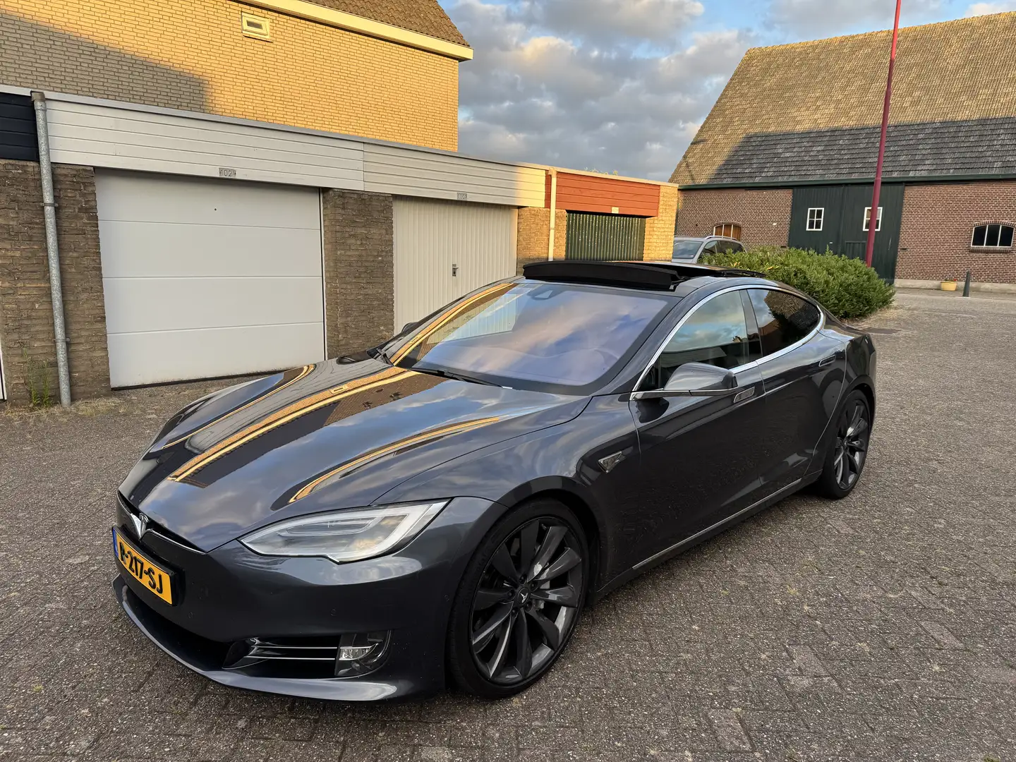 Tesla Model S 90D Free Supercharge SC01 Autopilot Premium Pano Gris - 2