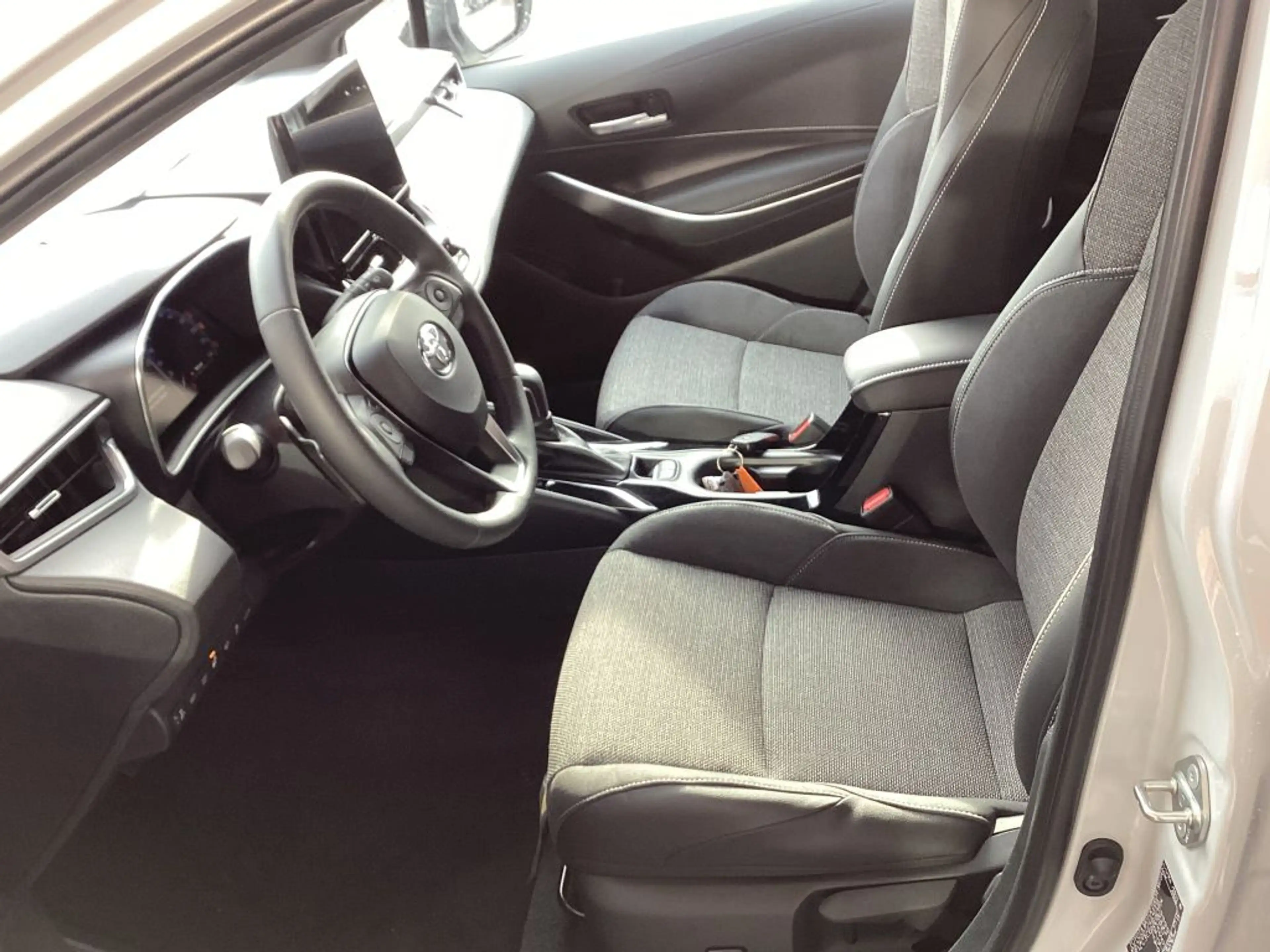 Toyota Corolla 1.8 Hybrid Touring Sports Teamplayer — photo 7
