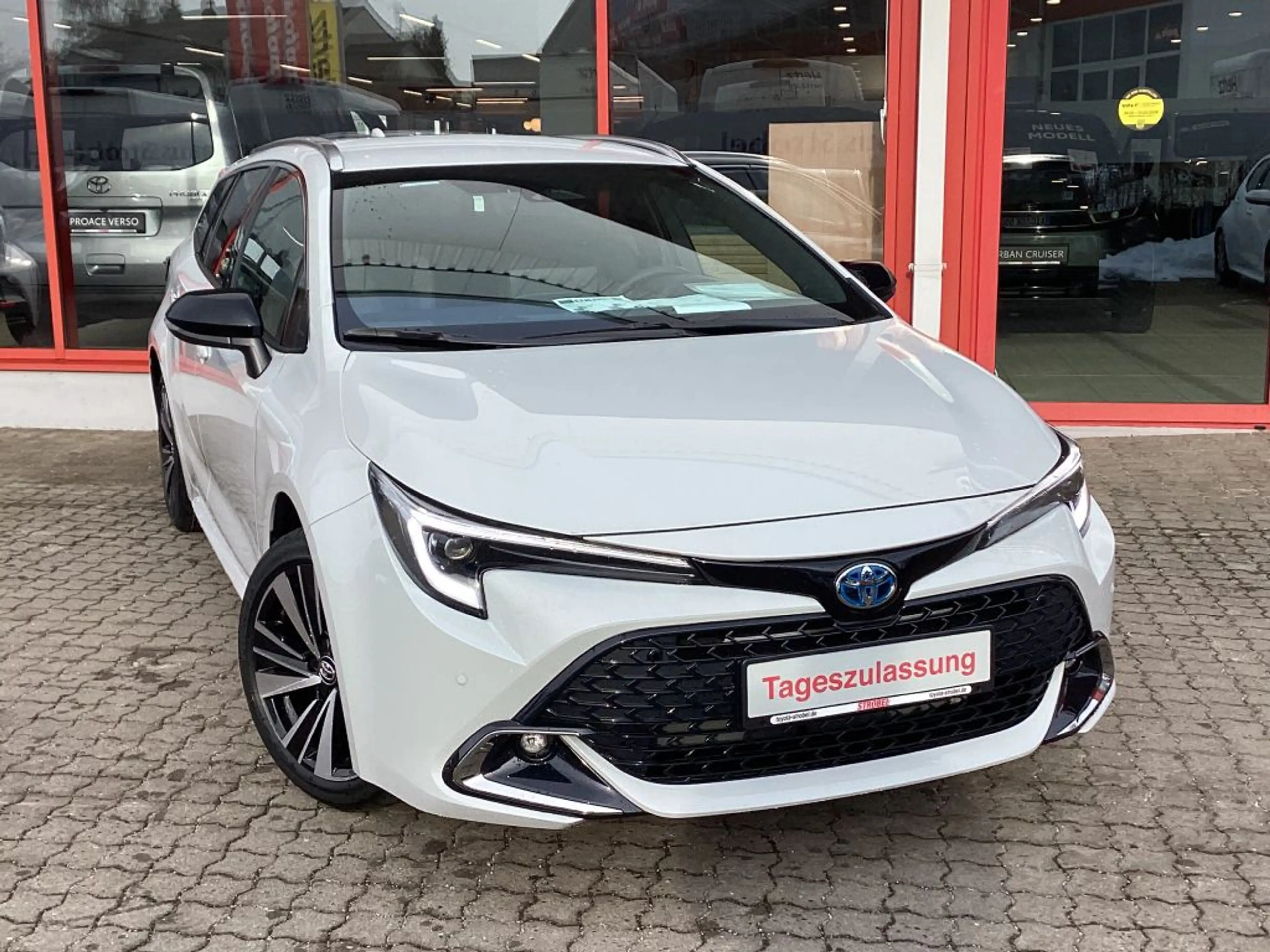 Toyota Corolla 1.8 Hybrid Touring Sports Teamplayer — photo 6