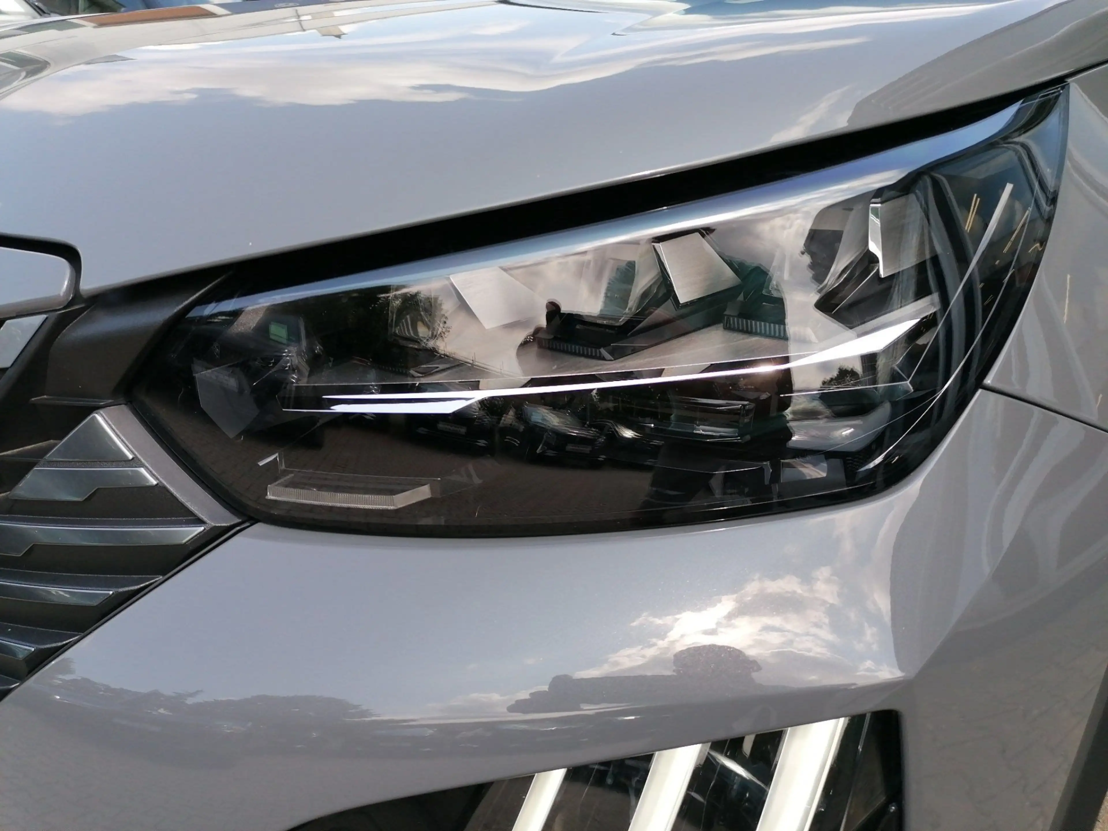 Peugeot 2008 1.2 PureTech 130 GT KeyLess LED Navi PDC LM — photo 3