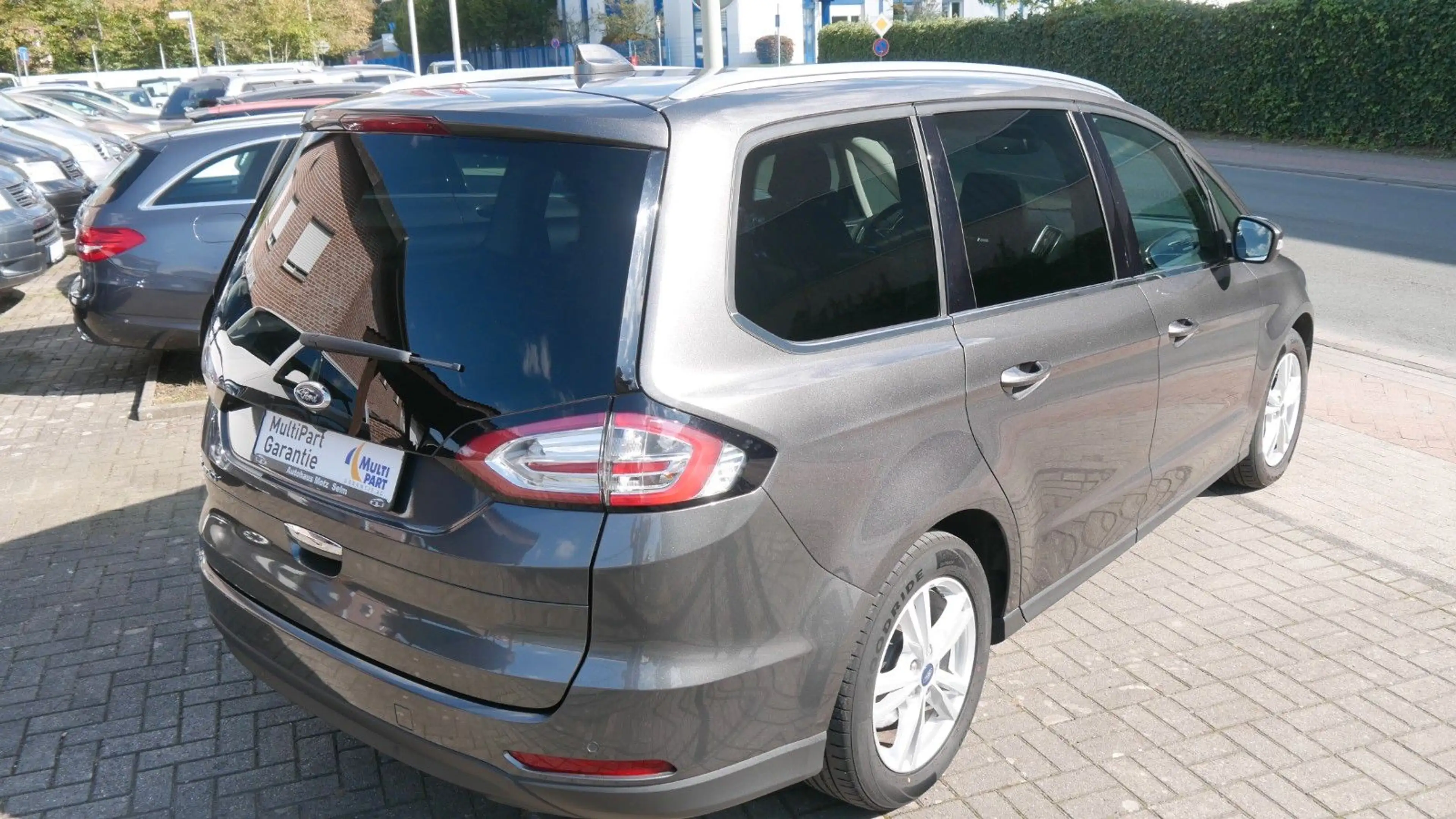 Ford Galaxy 2,0 EcoBlue 110kW Titanium — photo 6