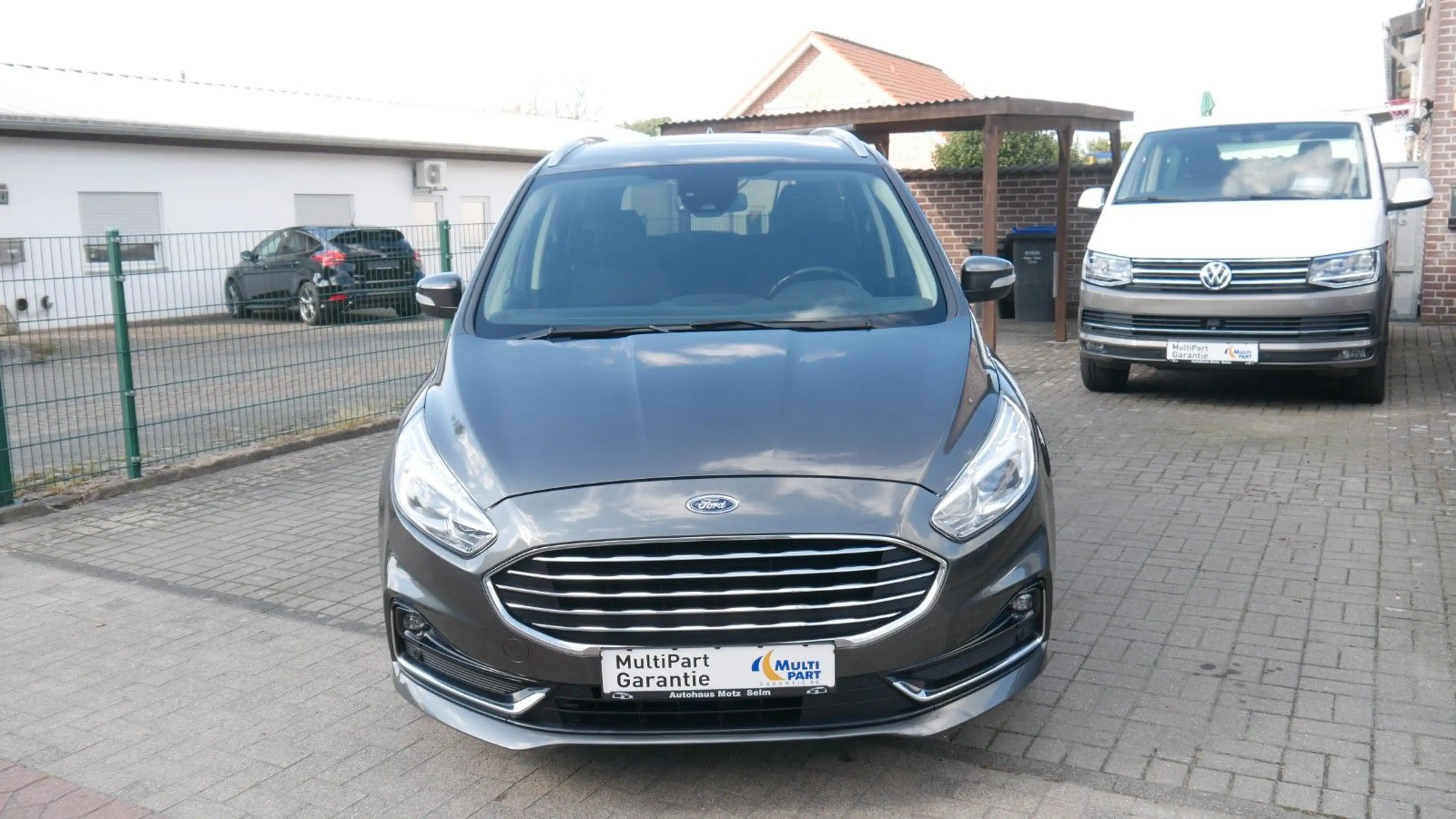 Ford Galaxy 2,0 EcoBlue 110kW Titanium — photo 2