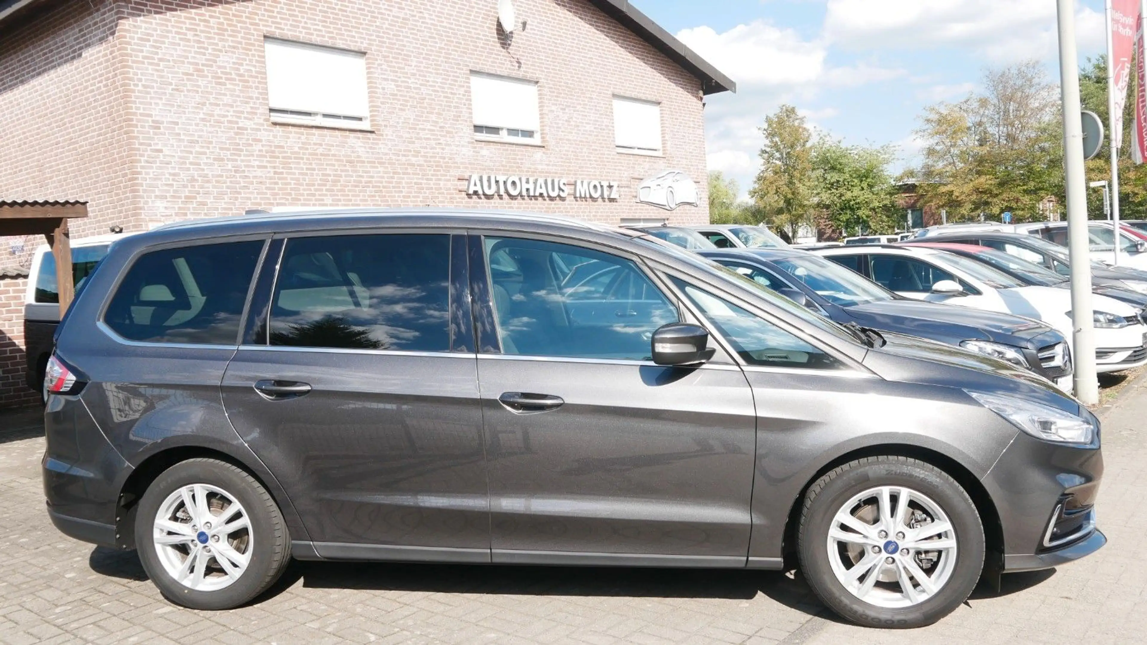 Ford Galaxy 2,0 EcoBlue 110kW Titanium — photo 5