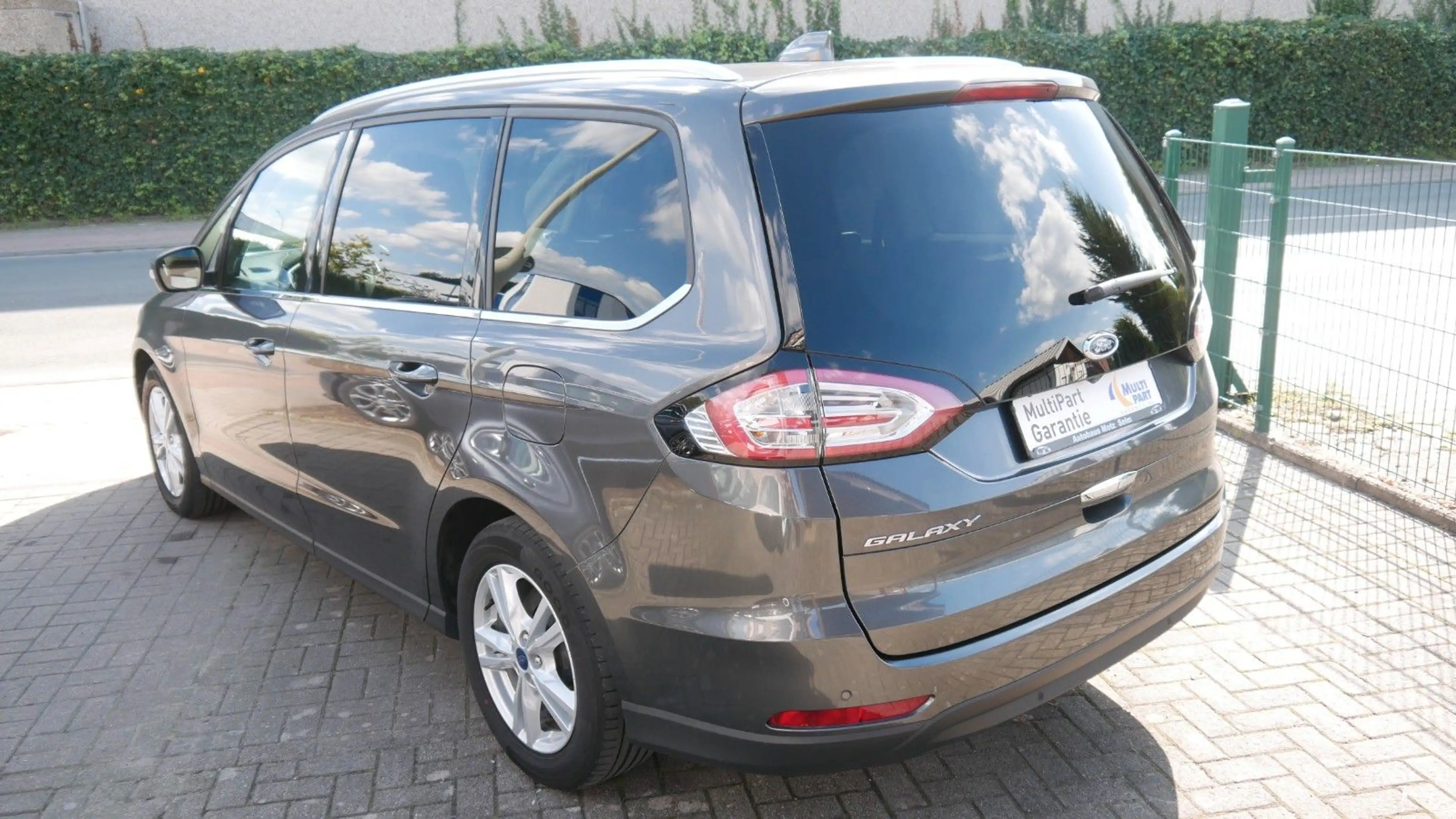 Ford Galaxy 2,0 EcoBlue 110kW Titanium — photo 8