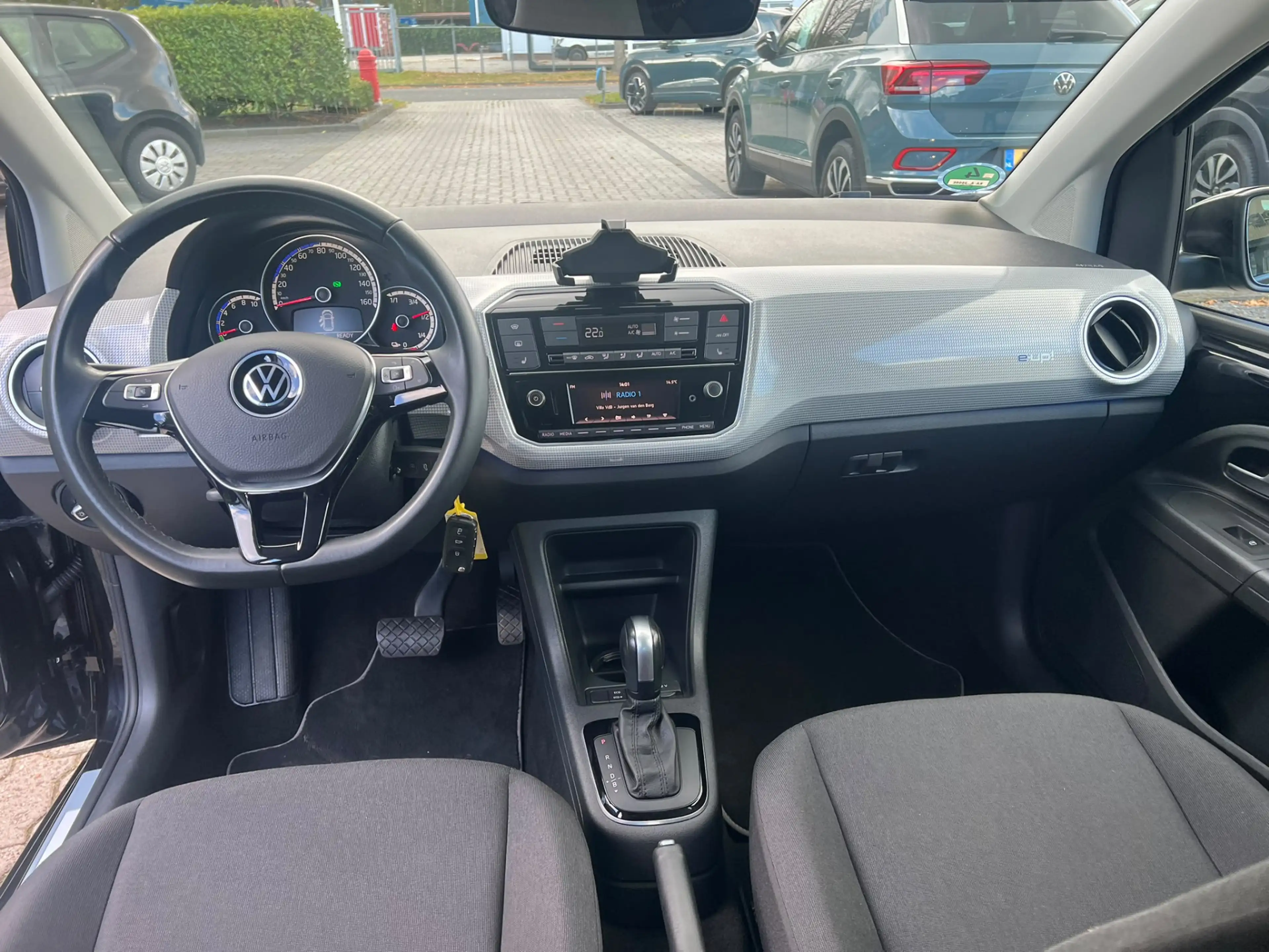 Volkswagen e-up! e-up! SOH 96% multi stuur, airco, stoelverw, Led — photo 12