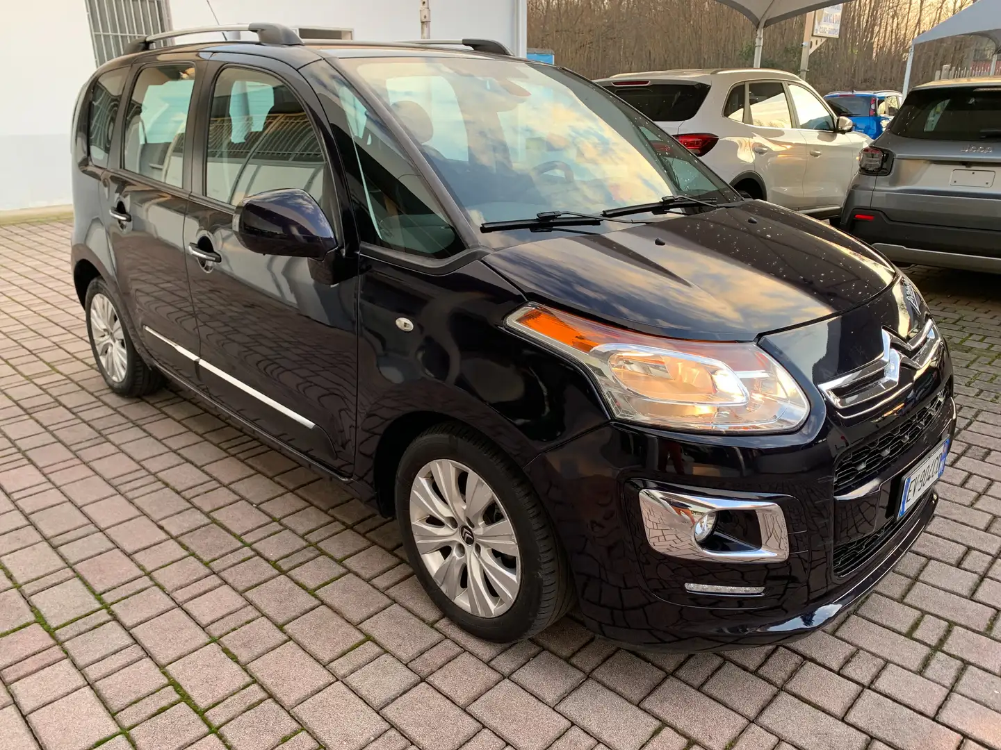 Citroen C3 Picasso 16 hdi exclusive Noir - 2