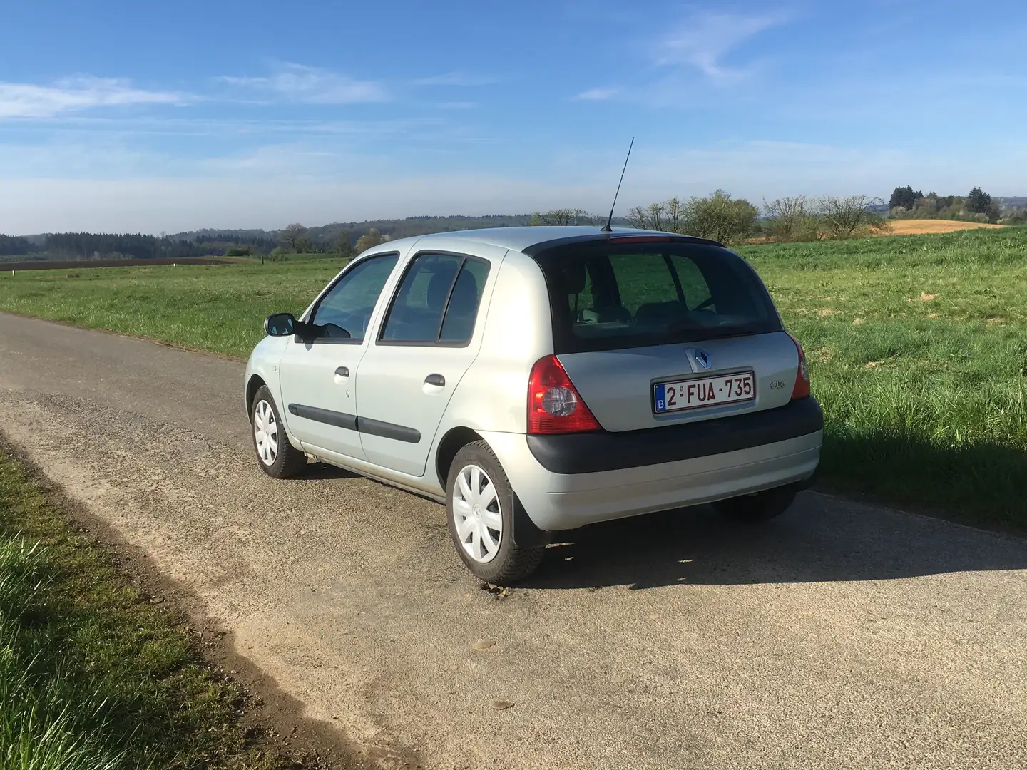 Renault Clio Clio 1.4 16V Privilege Gris - 2