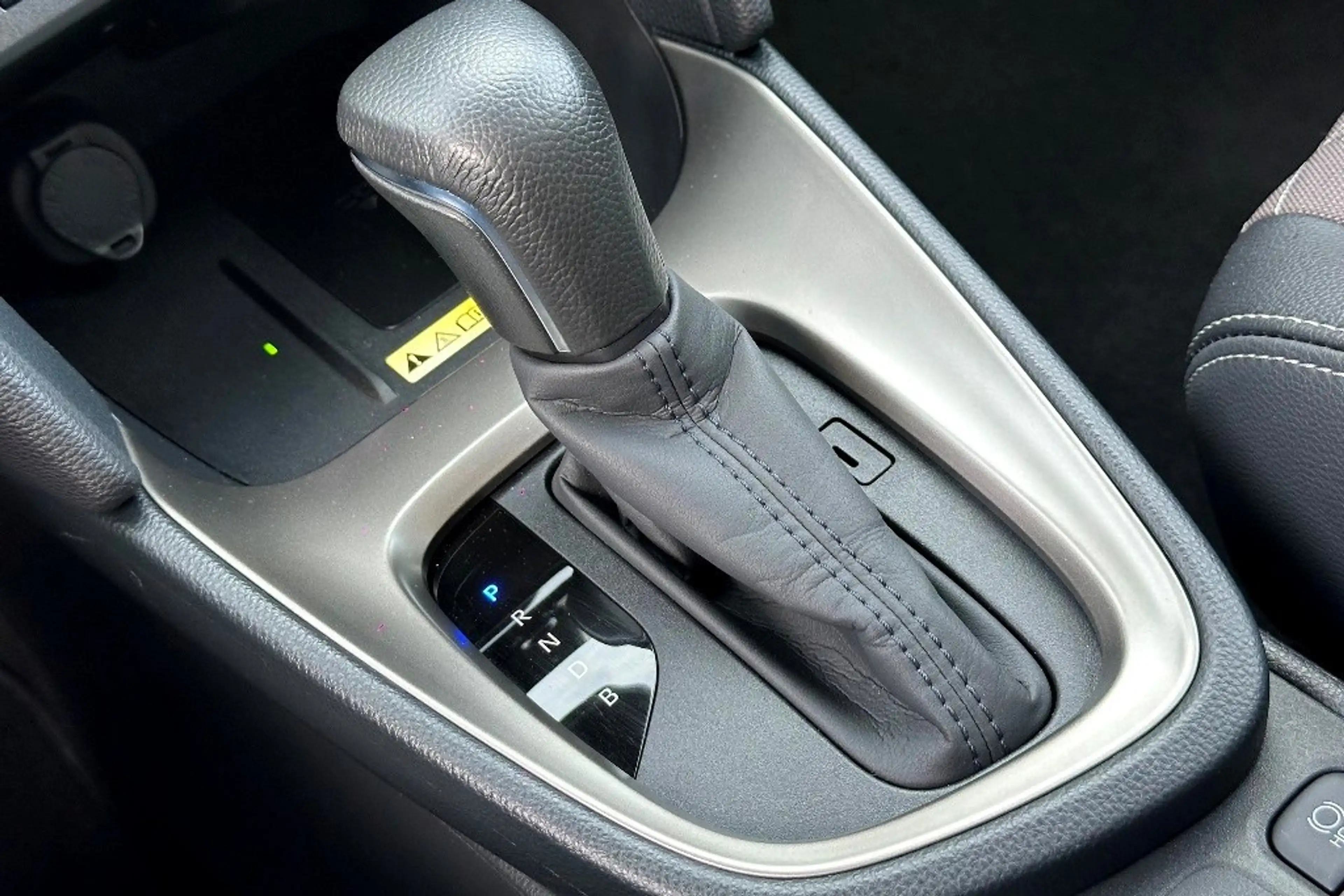 Toyota Yaris Cross 1.5 Hybrid 130 Executive 360Gr. / Bi-Tone — photo 24
