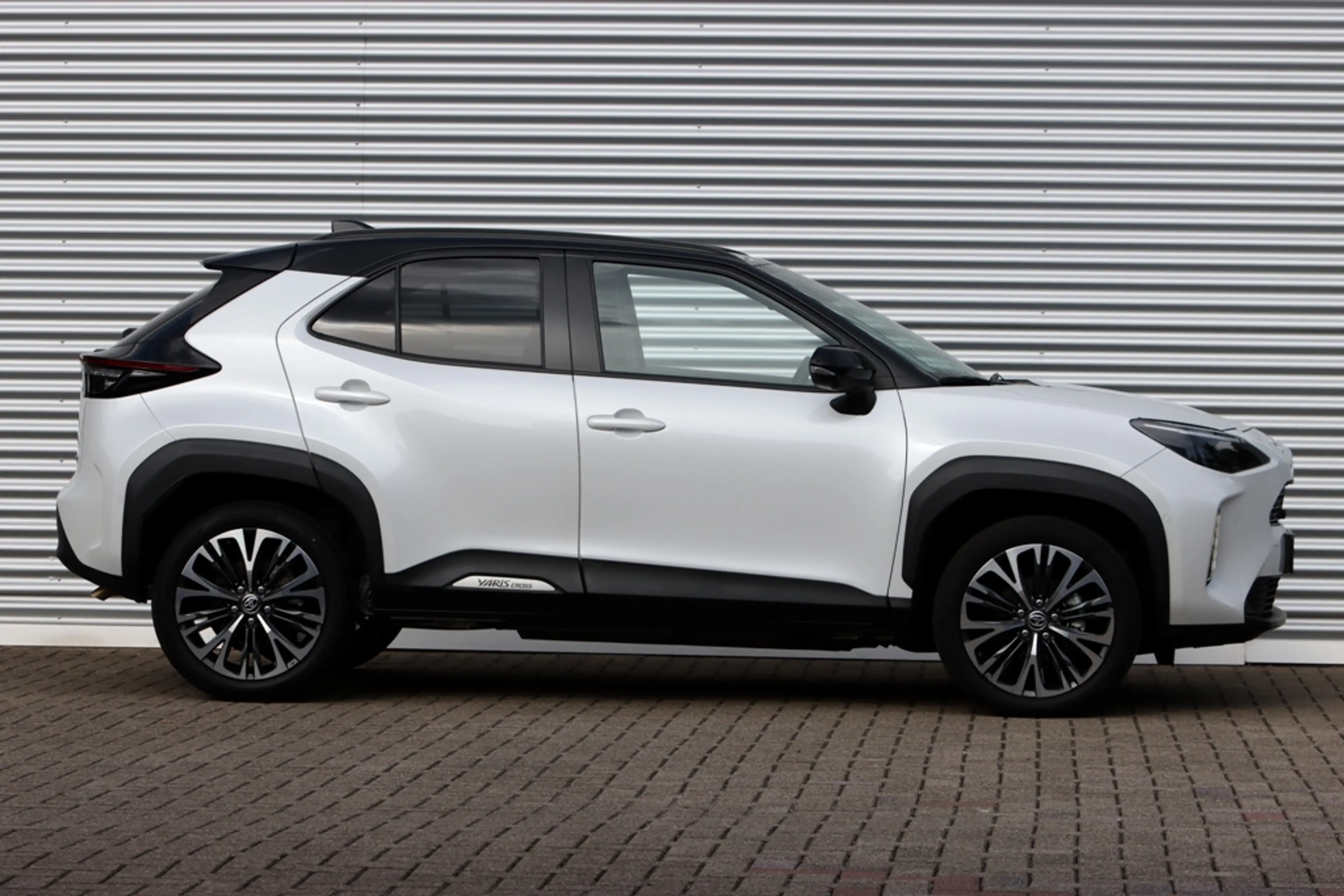 Toyota Yaris Cross 1.5 Hybrid 130 Executive 360Gr. / Bi-Tone — photo 3