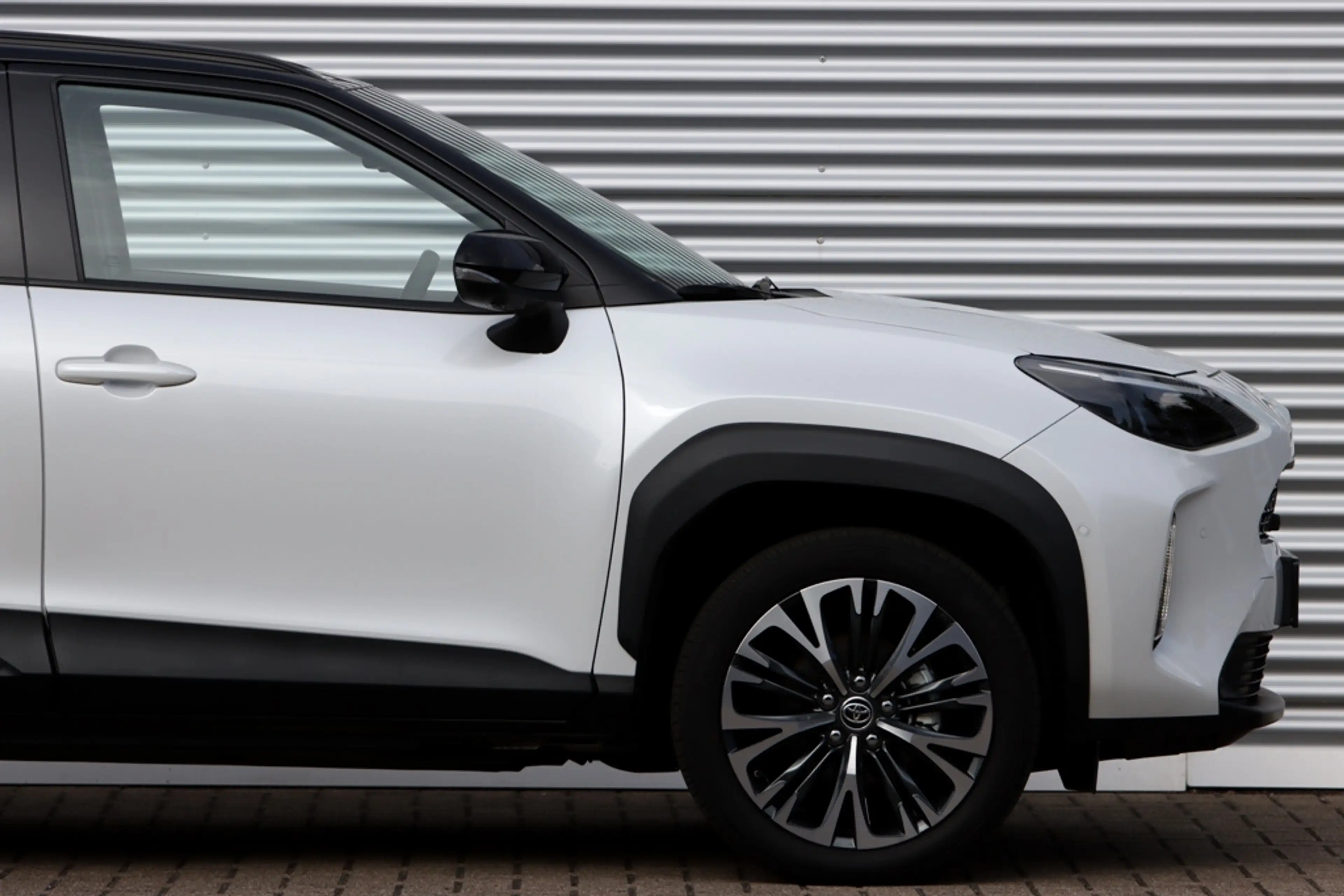 Toyota Yaris Cross 1.5 Hybrid 130 Executive 360Gr. / Bi-Tone — photo 8