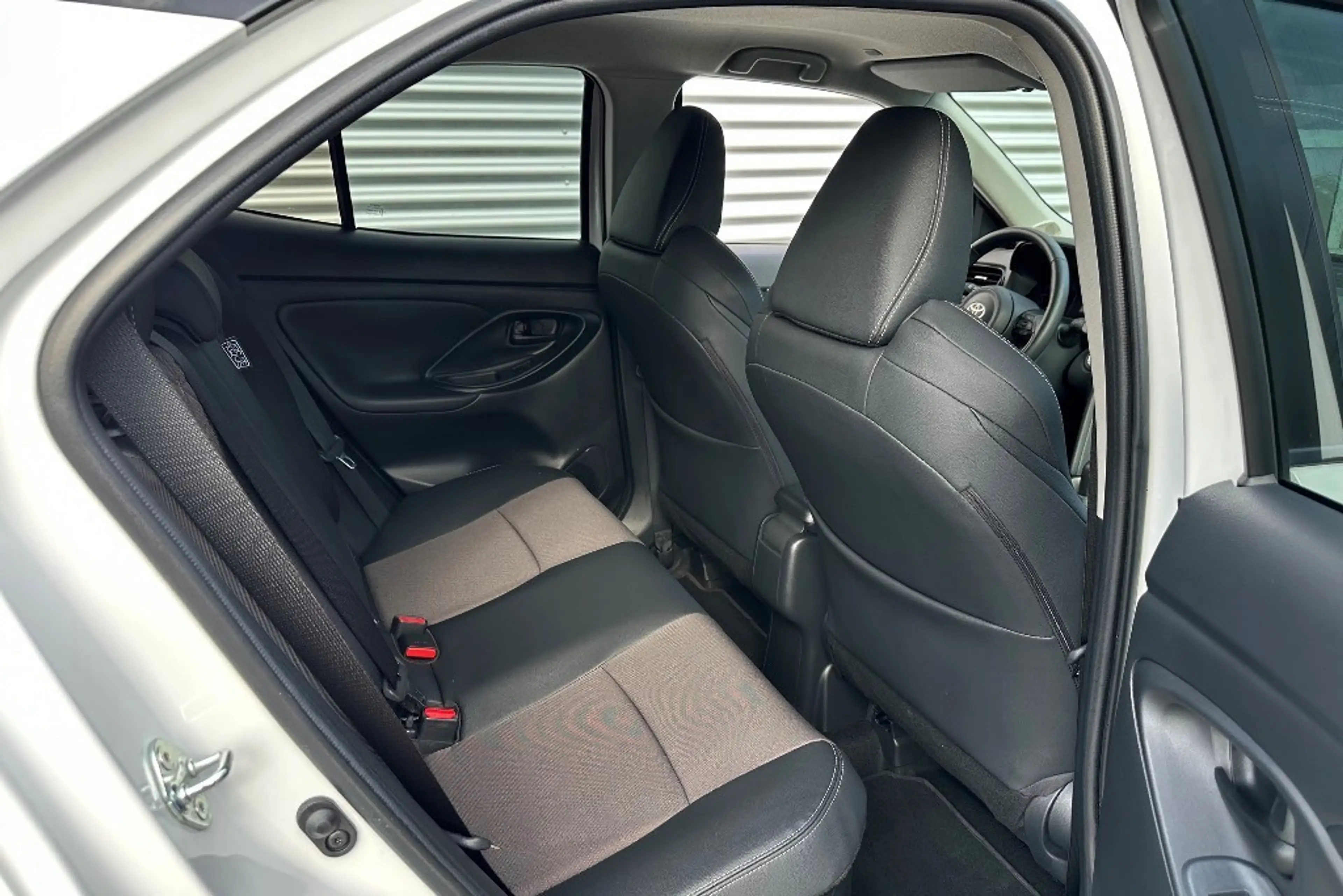 Toyota Yaris Cross 1.5 Hybrid 130 Executive 360Gr. / Bi-Tone — photo 17