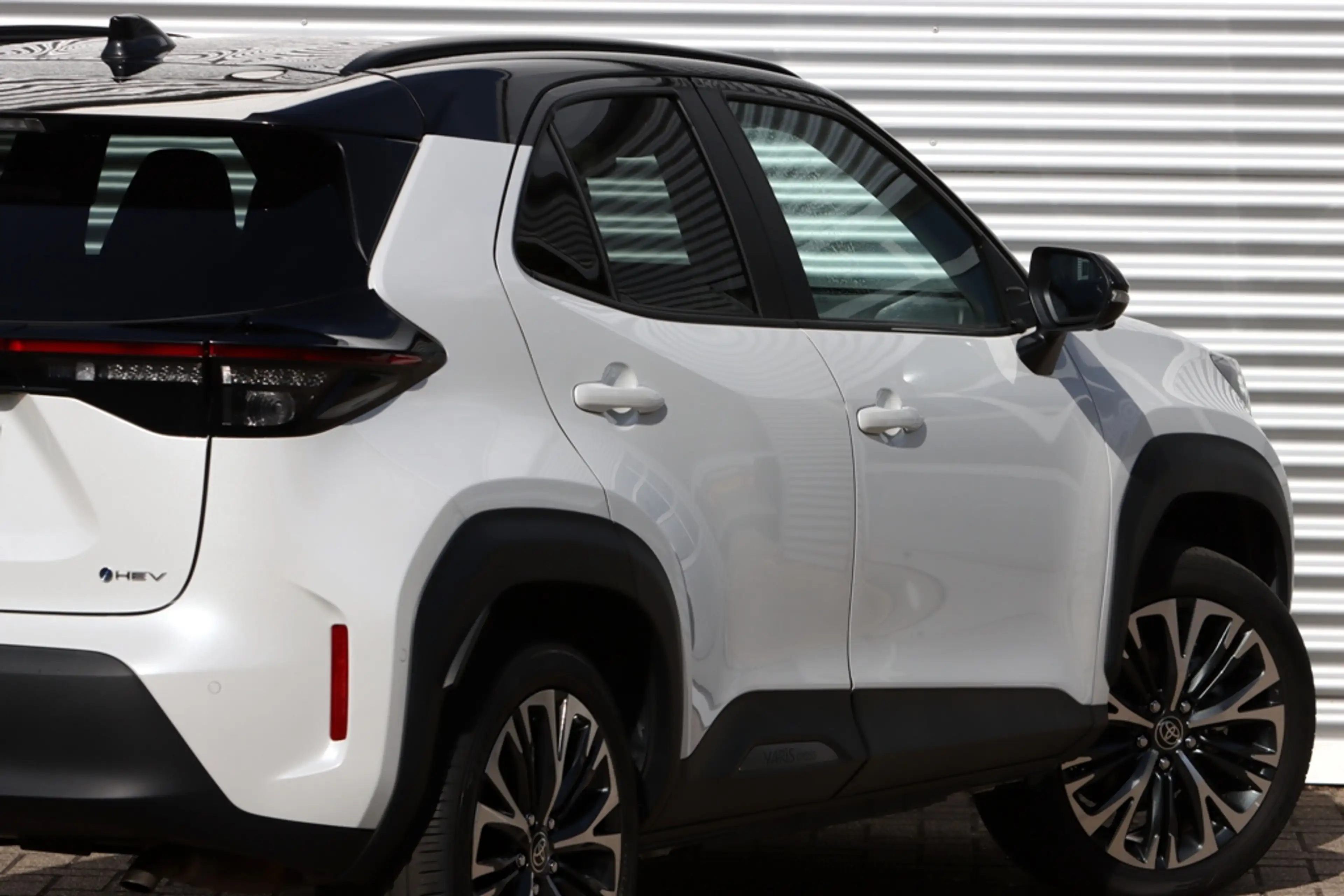 Toyota Yaris Cross 1.5 Hybrid 130 Executive 360Gr. / Bi-Tone — photo 7