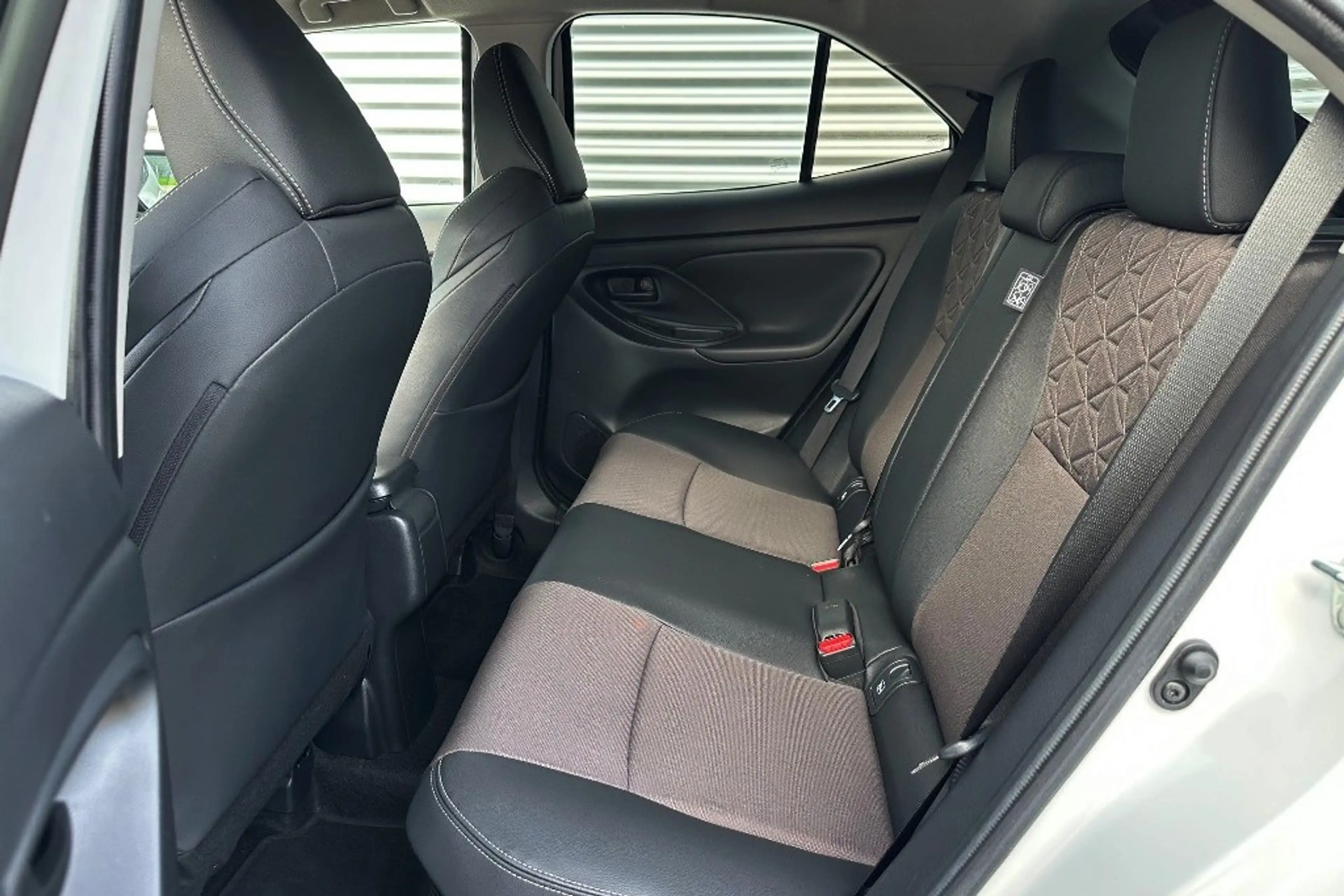 Toyota Yaris Cross 1.5 Hybrid 130 Executive 360Gr. / Bi-Tone — photo 18