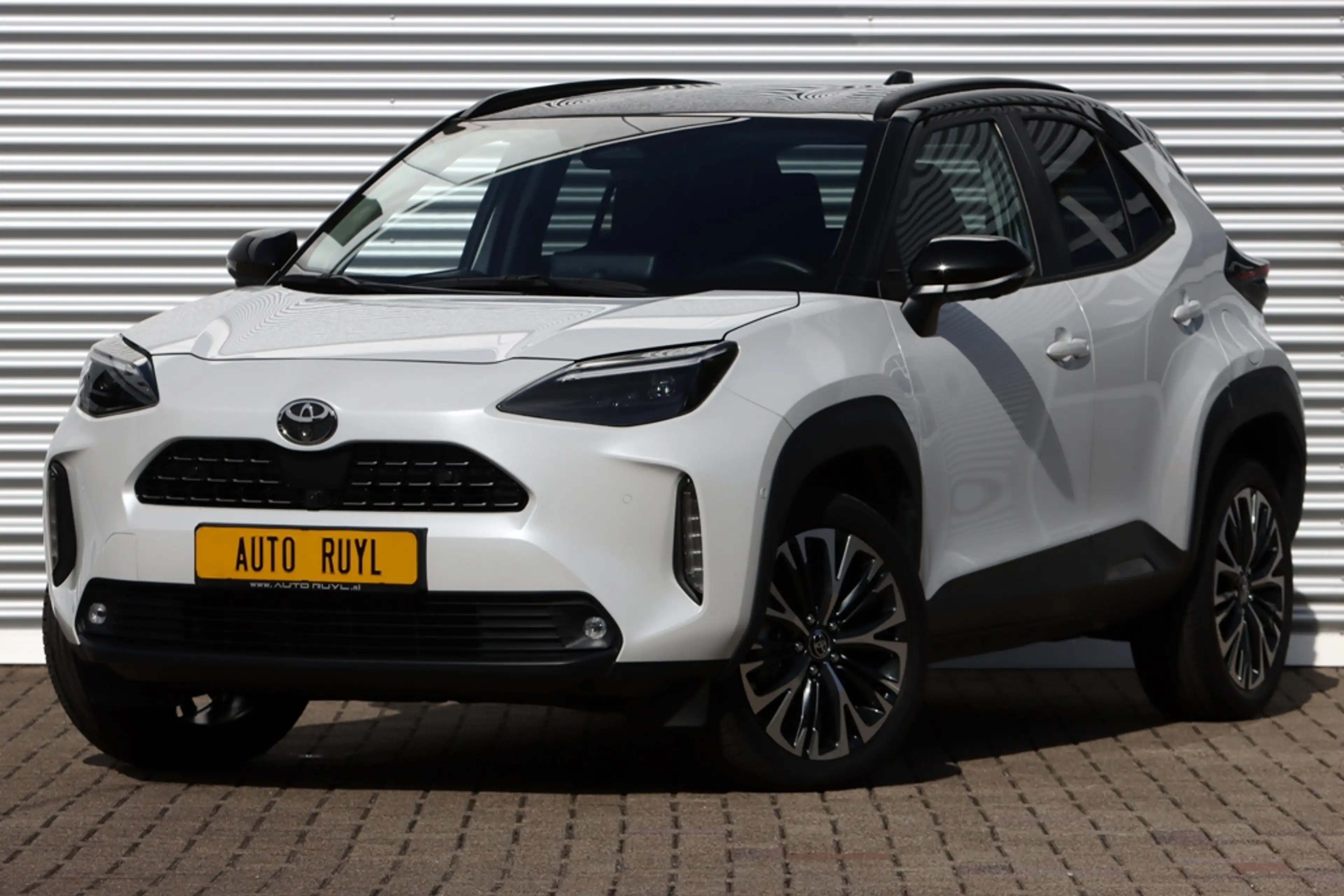 Toyota Yaris Cross 1.5 Hybrid 130 Executive 360Gr. / Bi-Tone