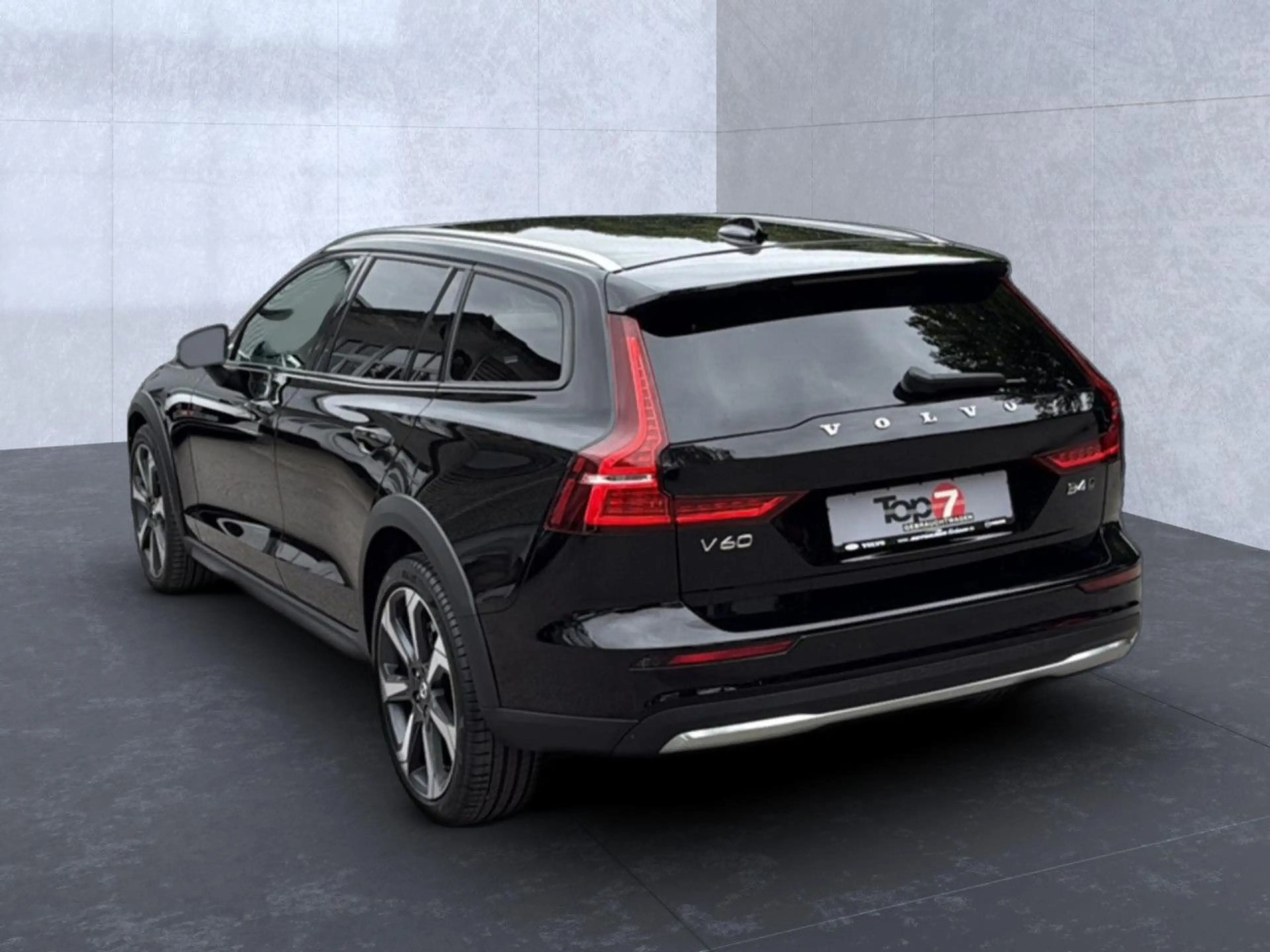 Volvo V60 Cross Country B4 (Diesel) Plus AWD Automatik — photo 3
